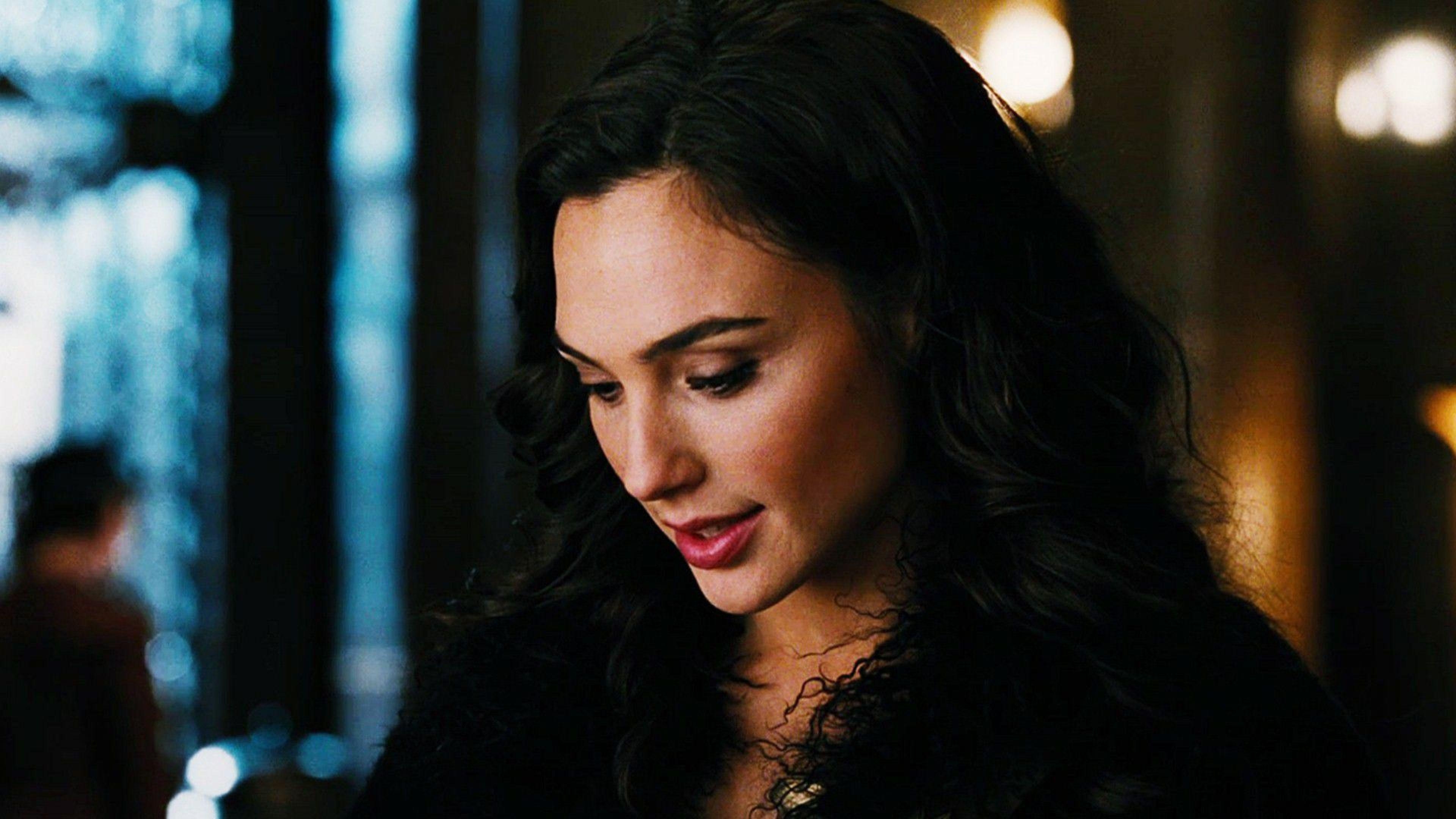 3840x2160 Cute Gal Gadot In Wonder Woman Wallpaper, Desktop