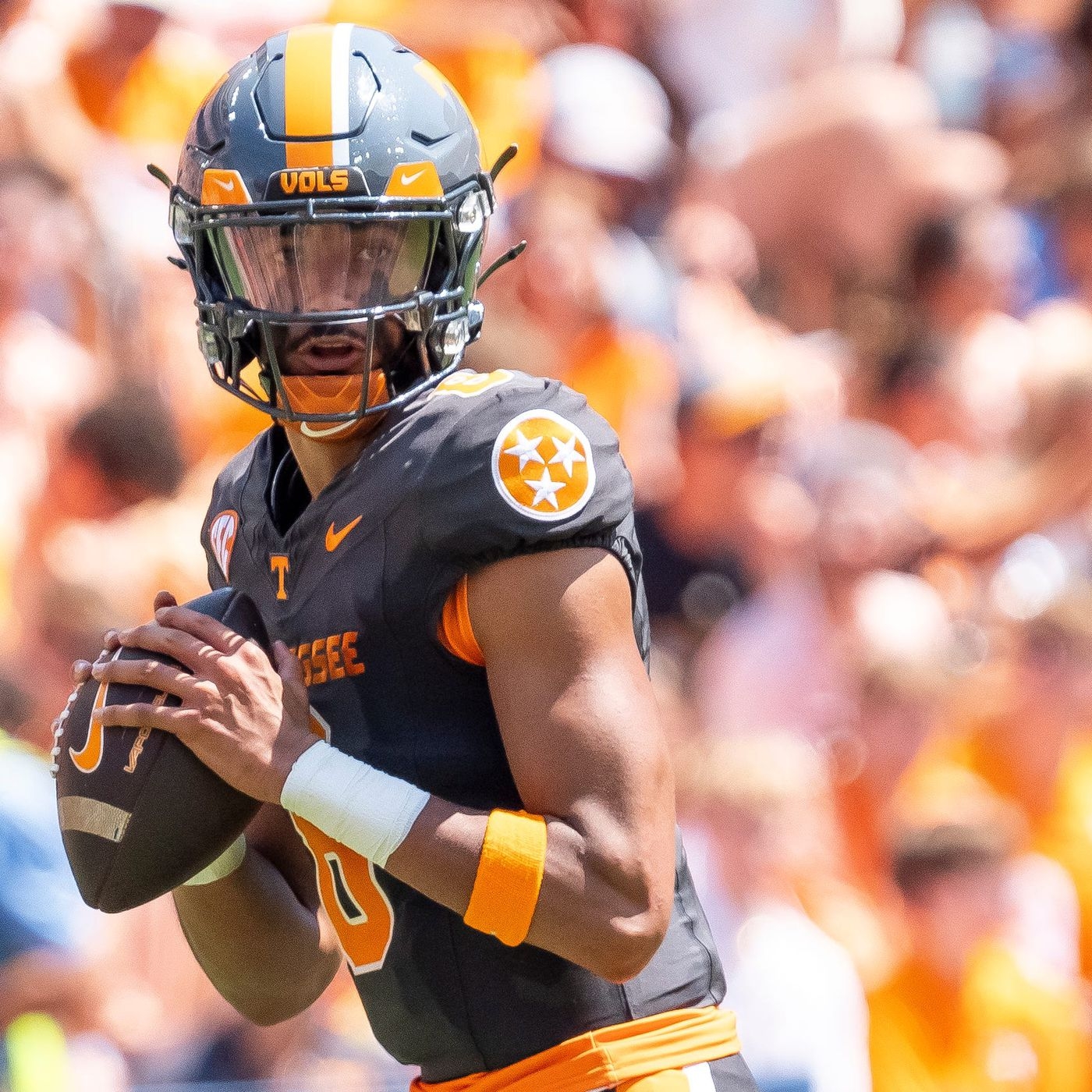 1400x1400 Tennessee QB Nico Iamaleava delivers to, Phone