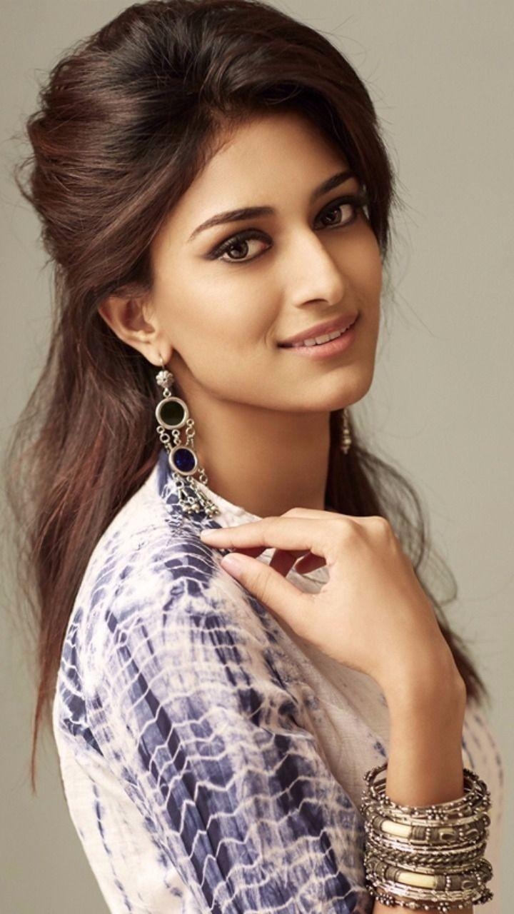 720x1280 South Indian Heroine Wallpaper Full HD, Phone