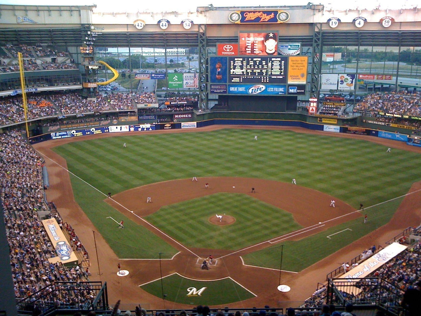 1600x1200 Milwaukee Brewers Stadium, Desktop