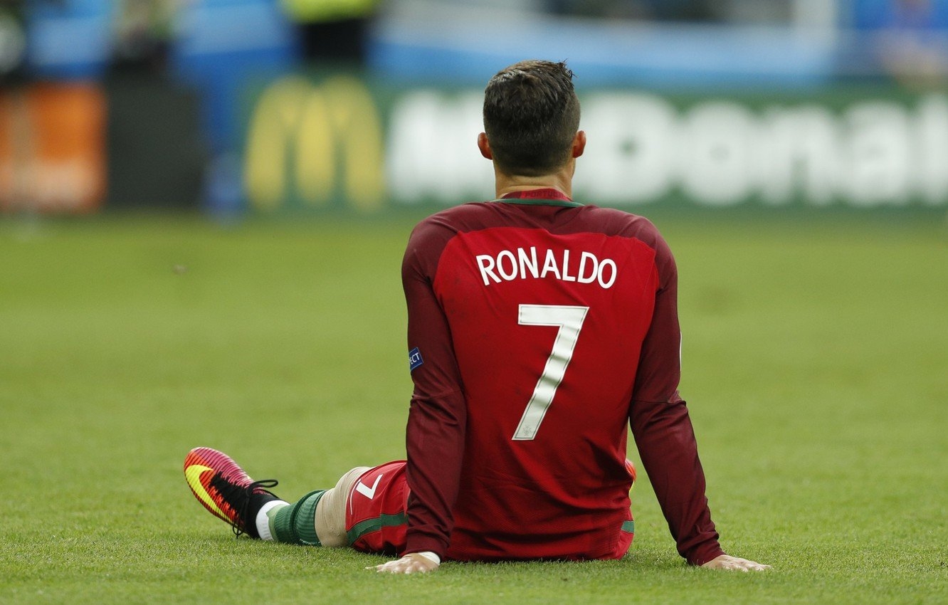 1340x850 Photo Wallpaper Lawn, Football, Back, Form, Portugal, Ronaldo Back, Desktop