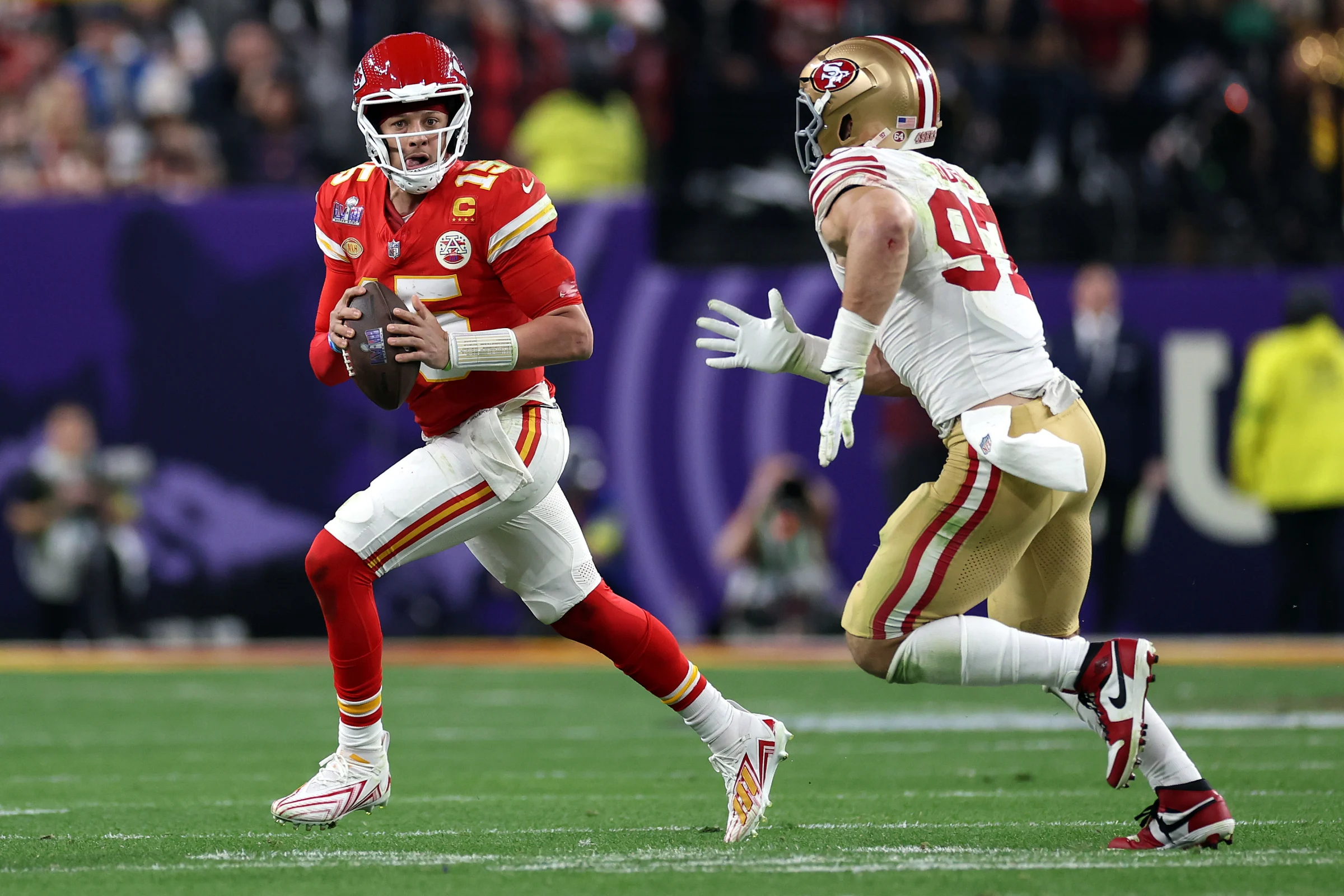 2400x1600 Super Bowl: Patrick Mahomes does it yet, Desktop