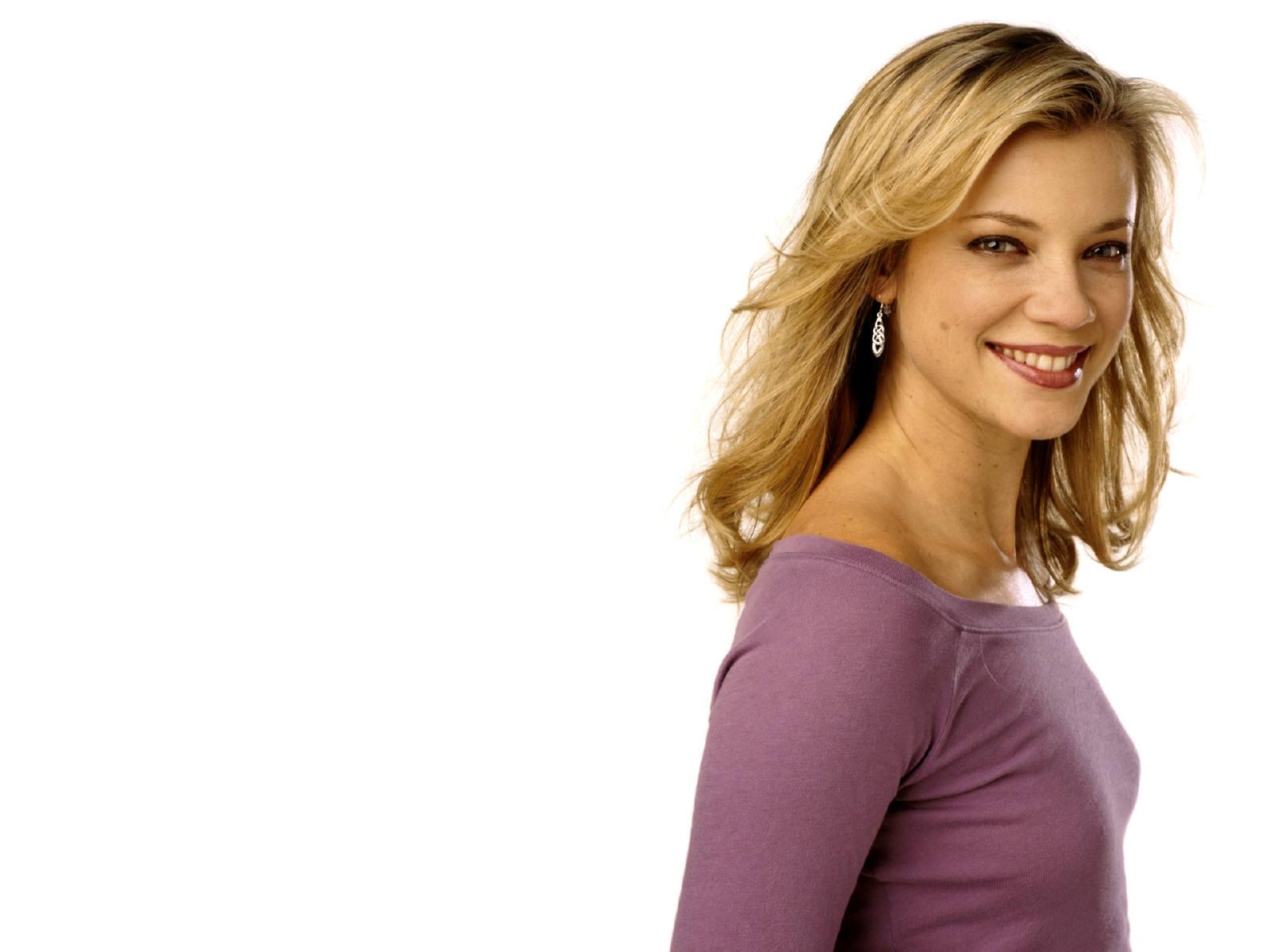 1600x1200 HD Wallpaper: Amy Smart Wallpaper, Desktop