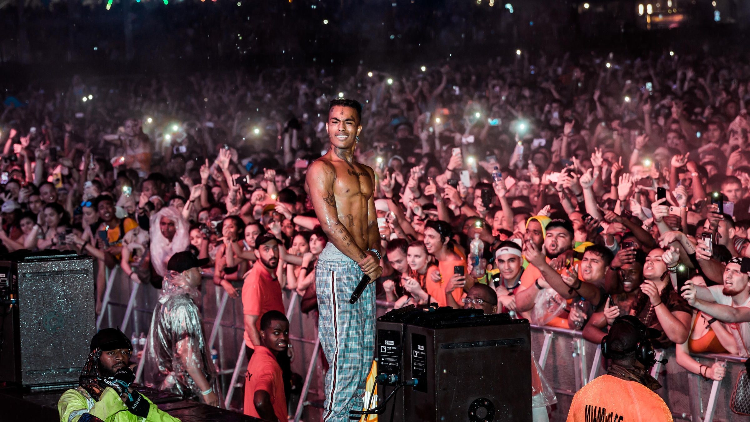 2400x1350 Concert XXXTentacion Wallpaper Free Concert XXXTentacion, Desktop