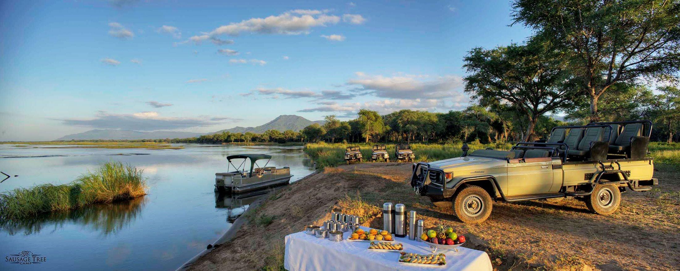 2200x880 Luxury Zambia Safari Lodge. Sausage Tree Camp. Art Of Safari, Dual Screen