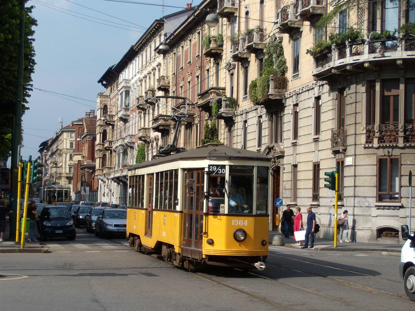 1600x1200 tram street Milan, Desktop