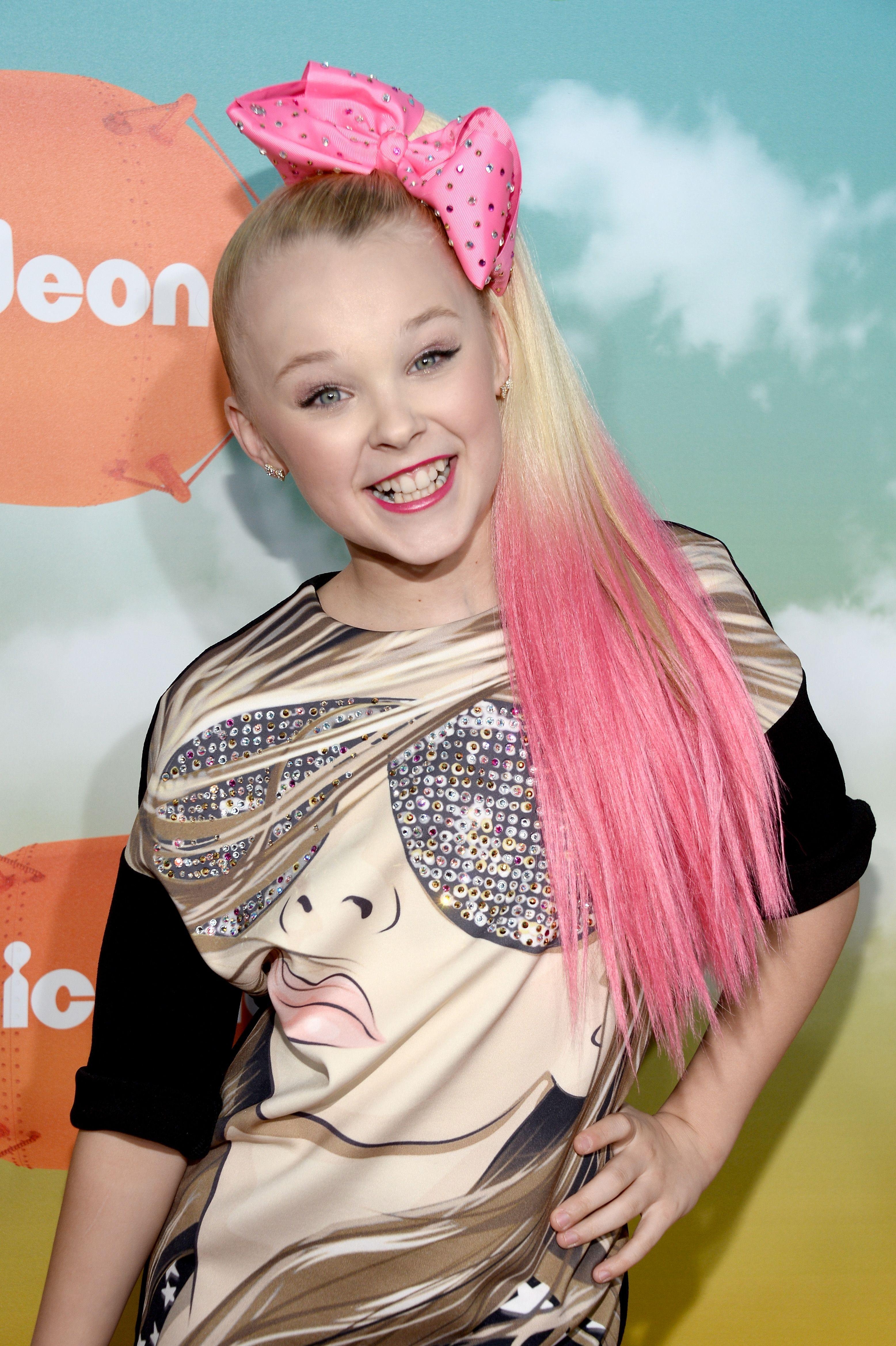 3120x4680 Did JoJo Siwa Quit 'Dance Moms'? Rumors Fly After Cast Releases, Phone