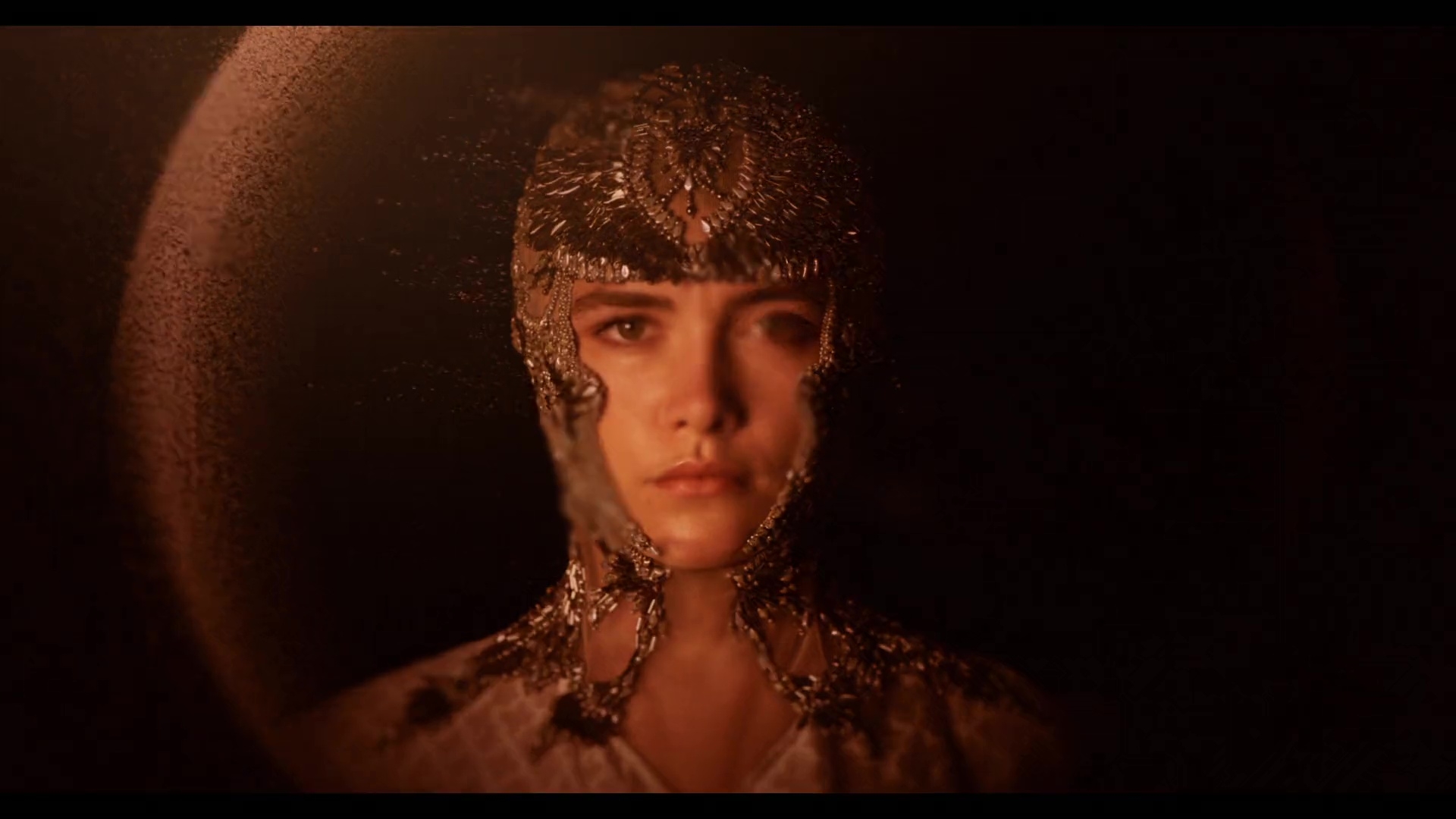 1920x1080 Florence Pugh's regal look teased, Desktop