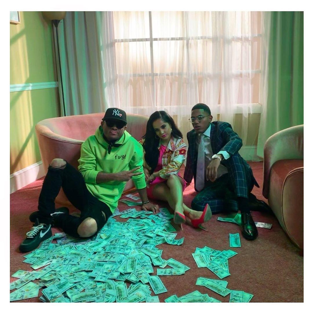 1080x1080 DOLLAR BTS Myke Towers b. Becky g, Phone