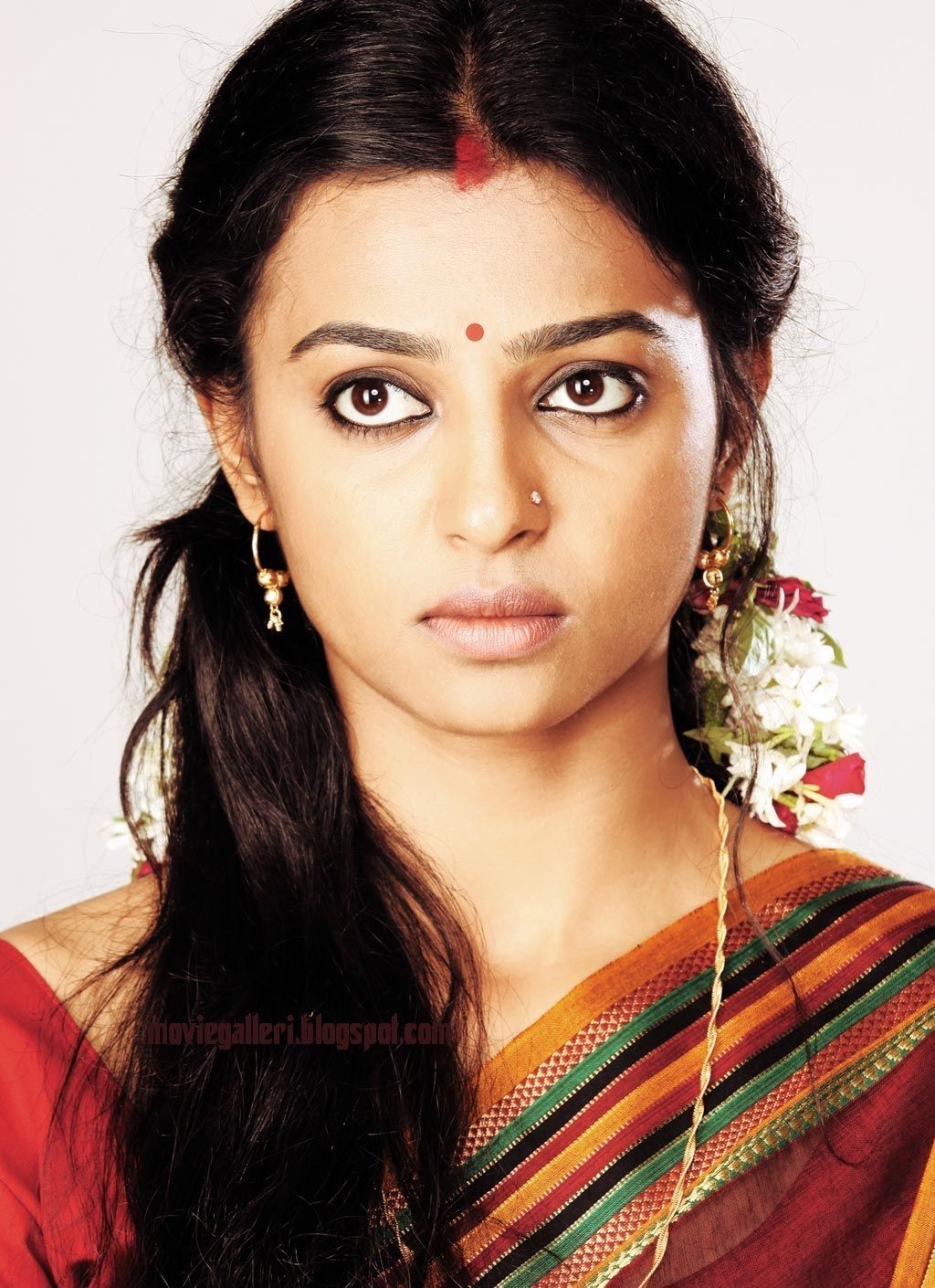 1030x1410 Rakta Charitra Actress Radhika Apte HQ Wallpaper, Stills, Pics, Image, Phone