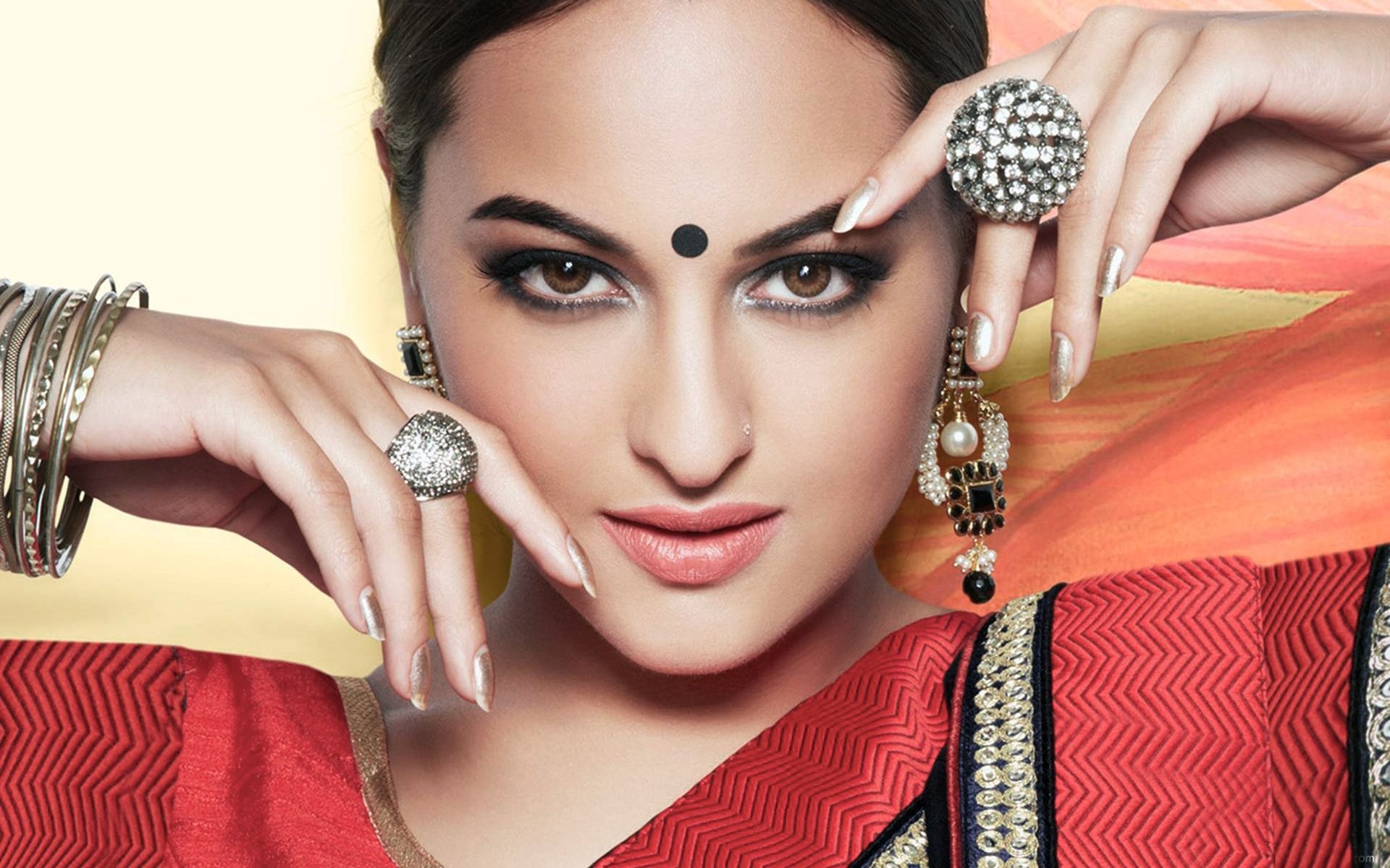 1920x1200 Sonakshi Sinha Bollywood Actress Wallpaper in jpg format for free, Desktop