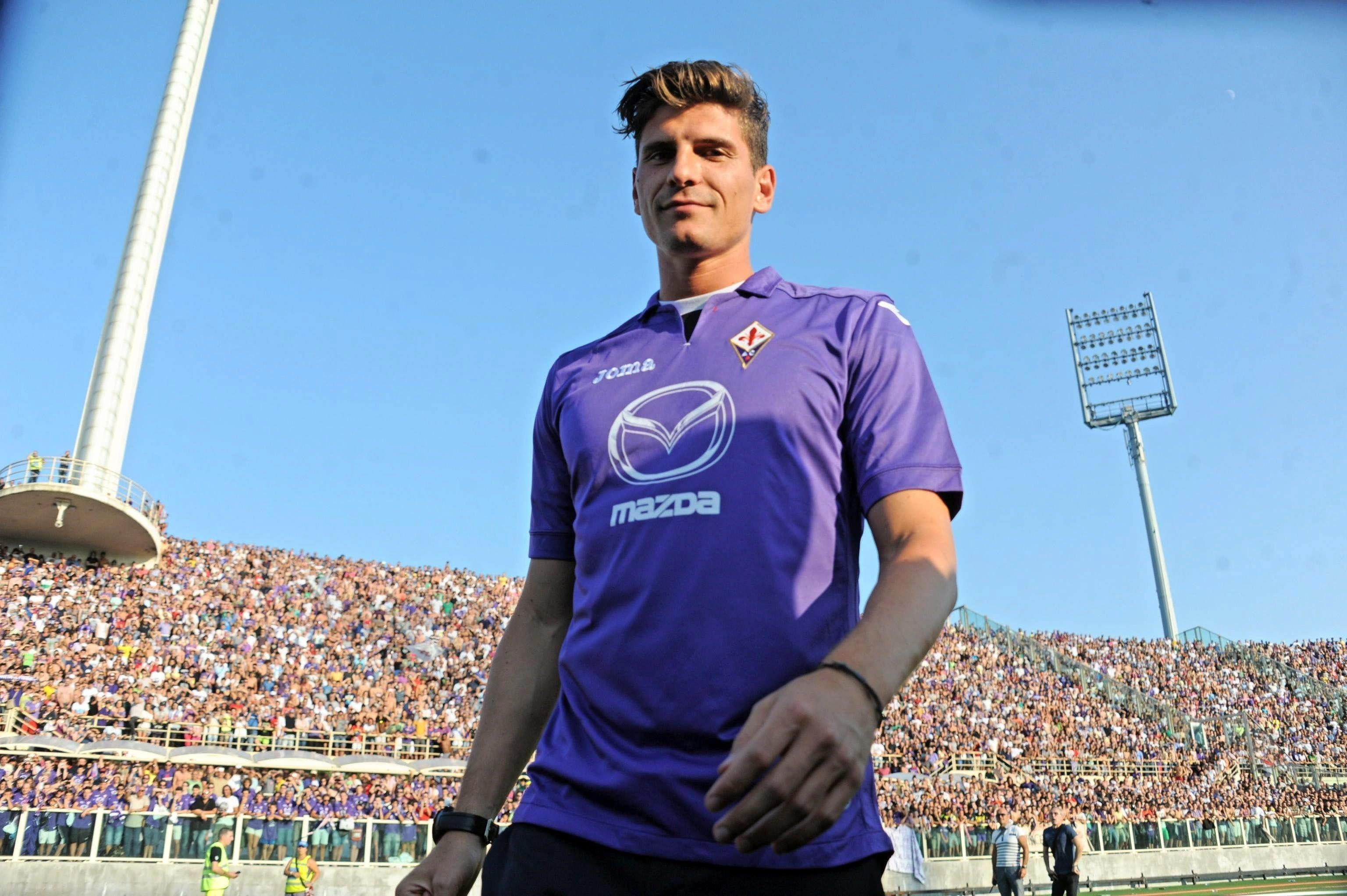 3080x2050 The player of Fiorentina Mario Gomez wallpaper and image, Desktop