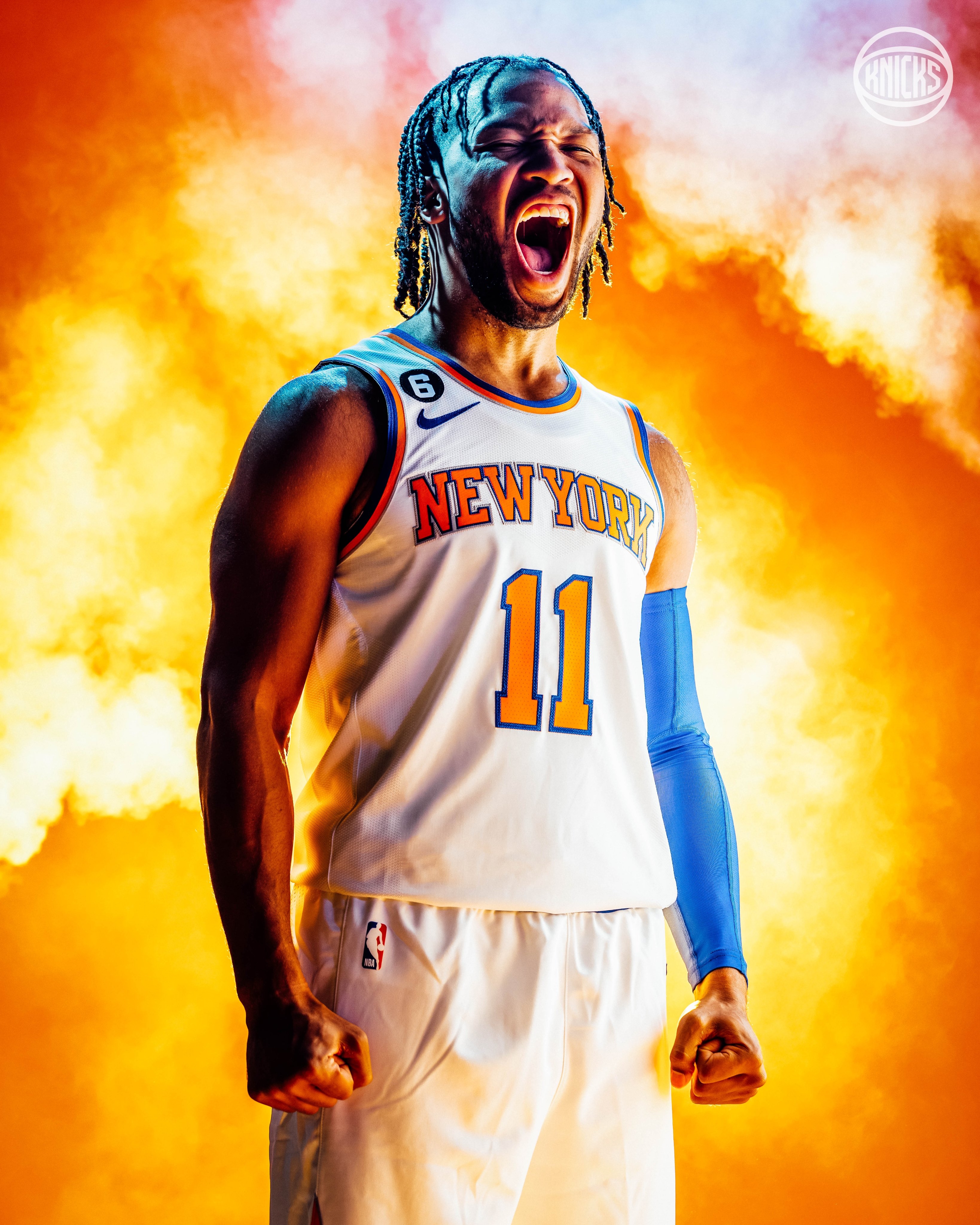 3280x4100 NEW YORK KNICKS, Phone