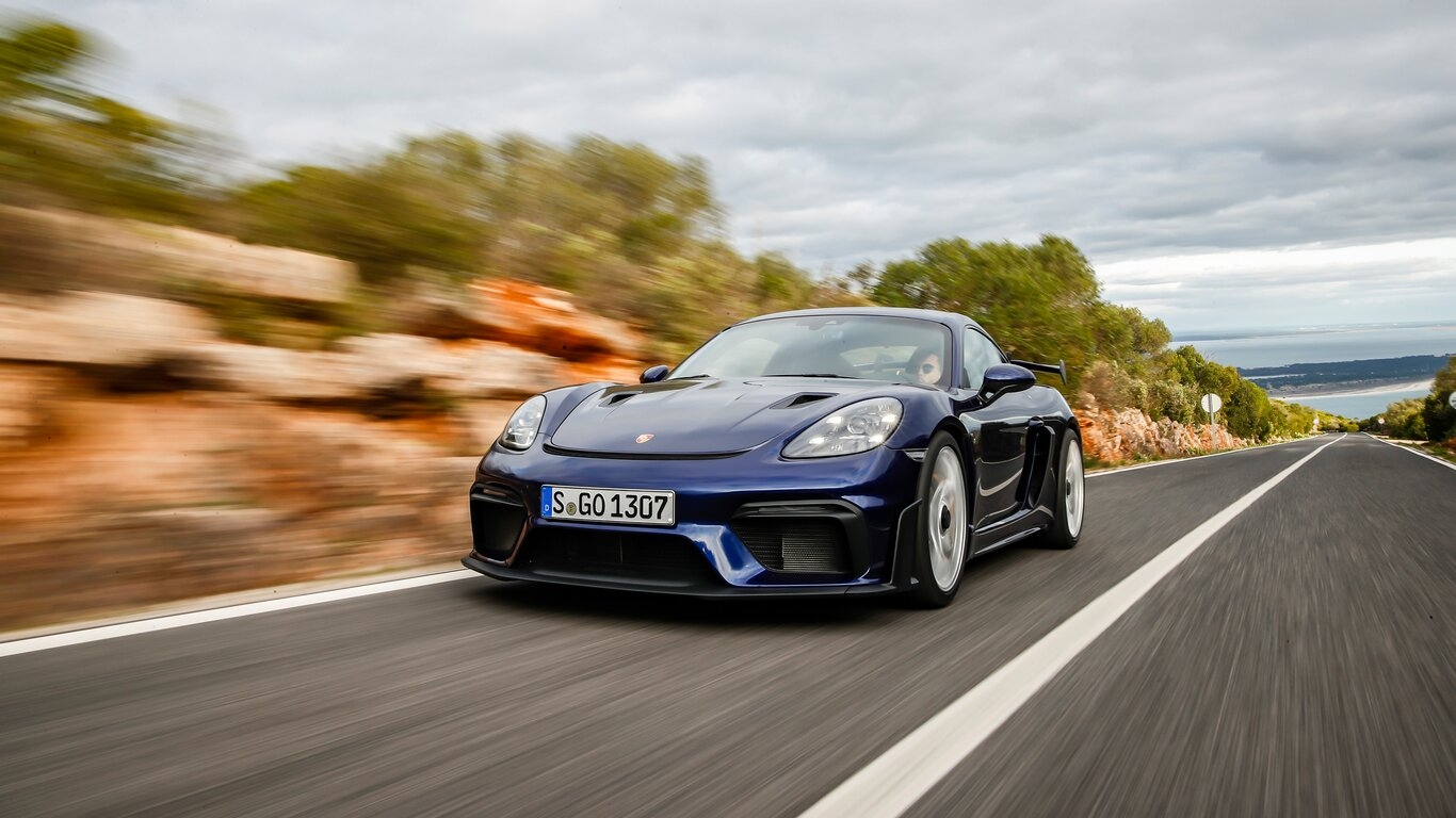 1370x770 Photos & Footage new Porsche 718 Cayman GT4 RS, Desktop