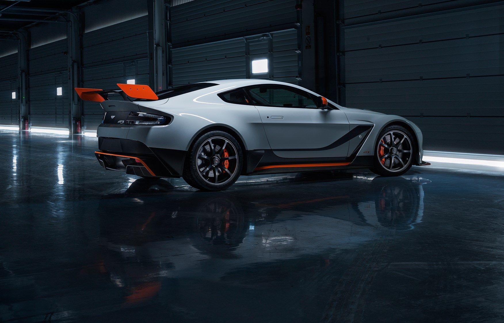 1760x1130 Aston Martin Vantage GT3 unveiled: brutal 911 rival bound, Desktop