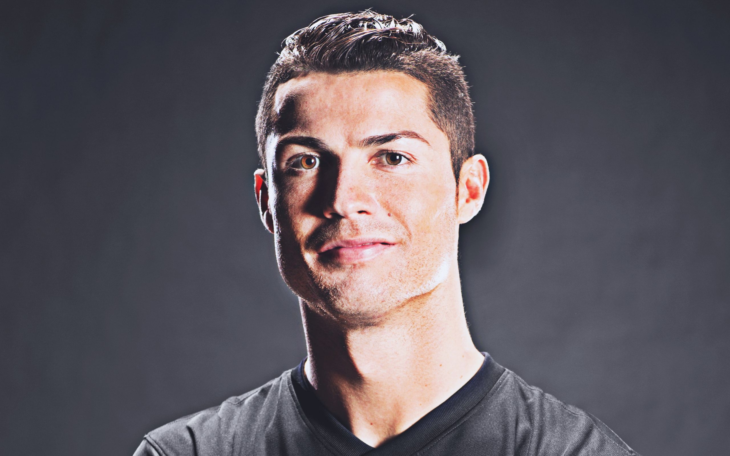 2560x1600 Download  wallpaper footballer, portrait, smile, cristiano ronaldo, dual wide, widescreen 16: widescreen,  HD image, background, 15680, Desktop