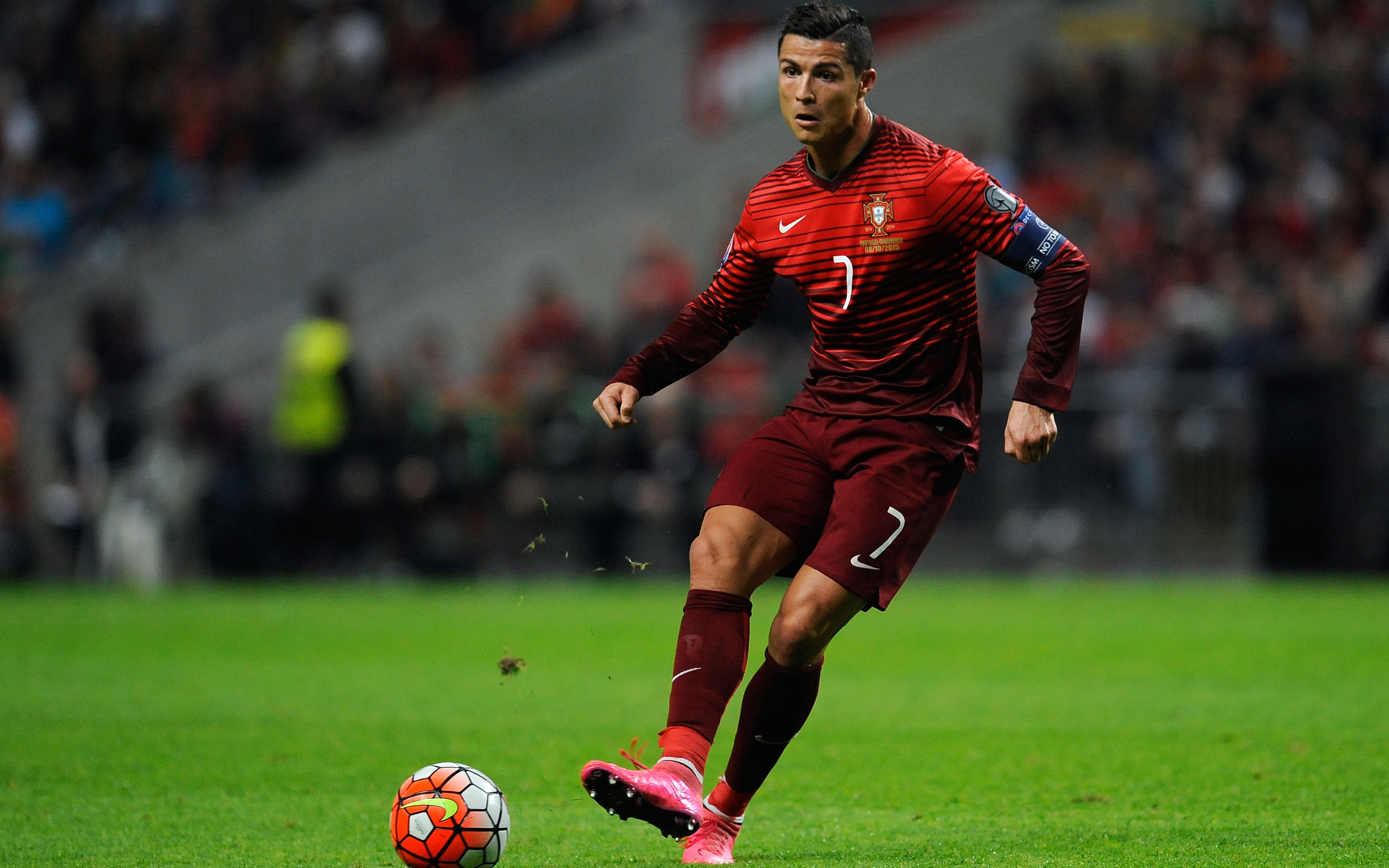 2880x1800 Cristiano Ronaldo Macbook Pro Retina HD 4k Wallpaper, Image, Background, Photo and Picture, Desktop