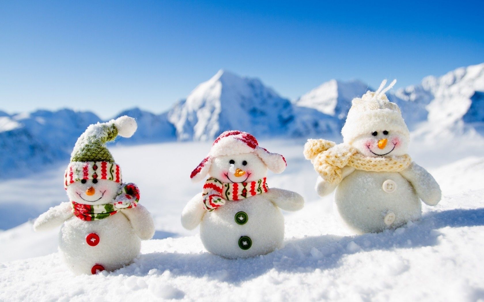 1680x1050 Winter holiday happy snow man with blur landscape on background, Desktop