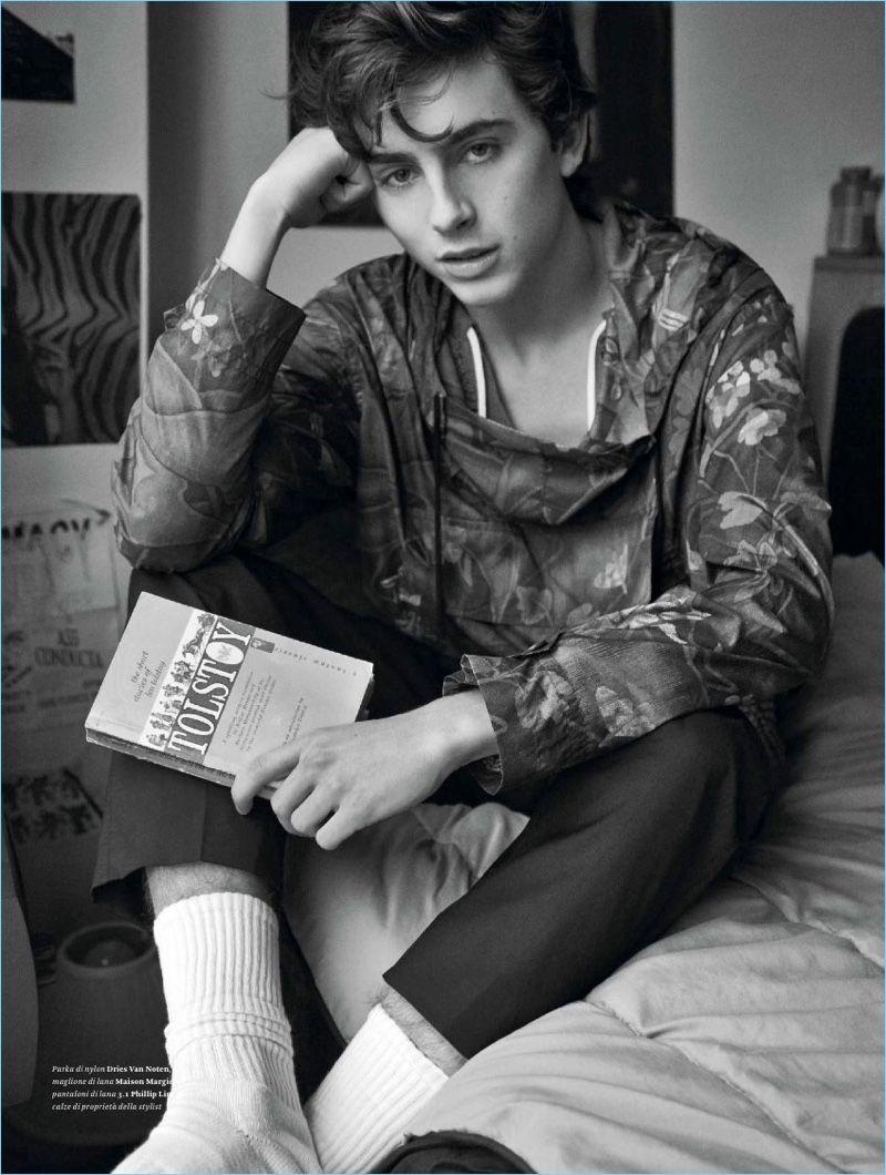 800x1060 Timothée Chalamet Connects with L'Officiel Hommes Italia. Young, Phone