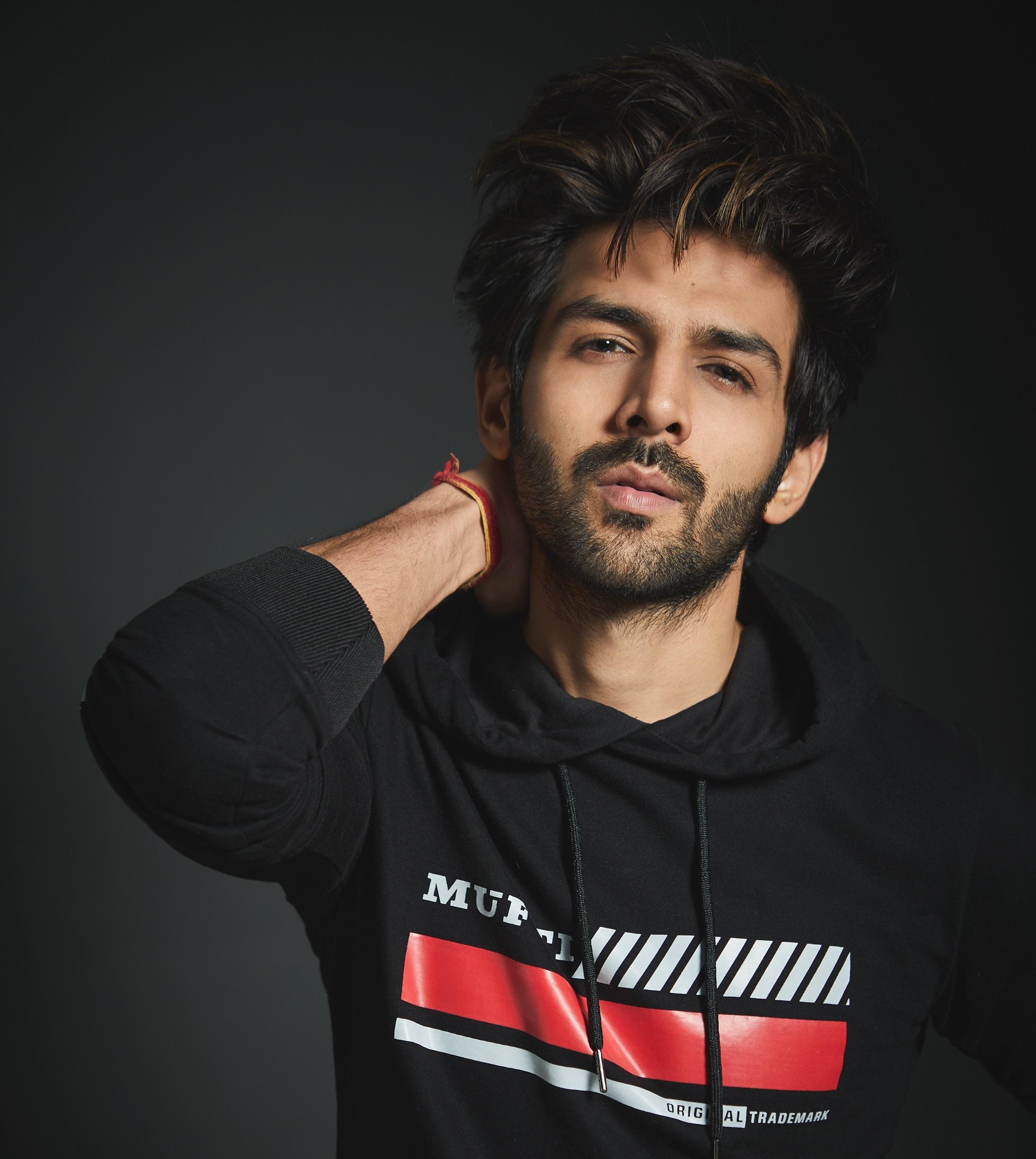 2190x2450 After Completing 20 Years, Mufti Signs Kartik Aaryan As Its Brand, Phone