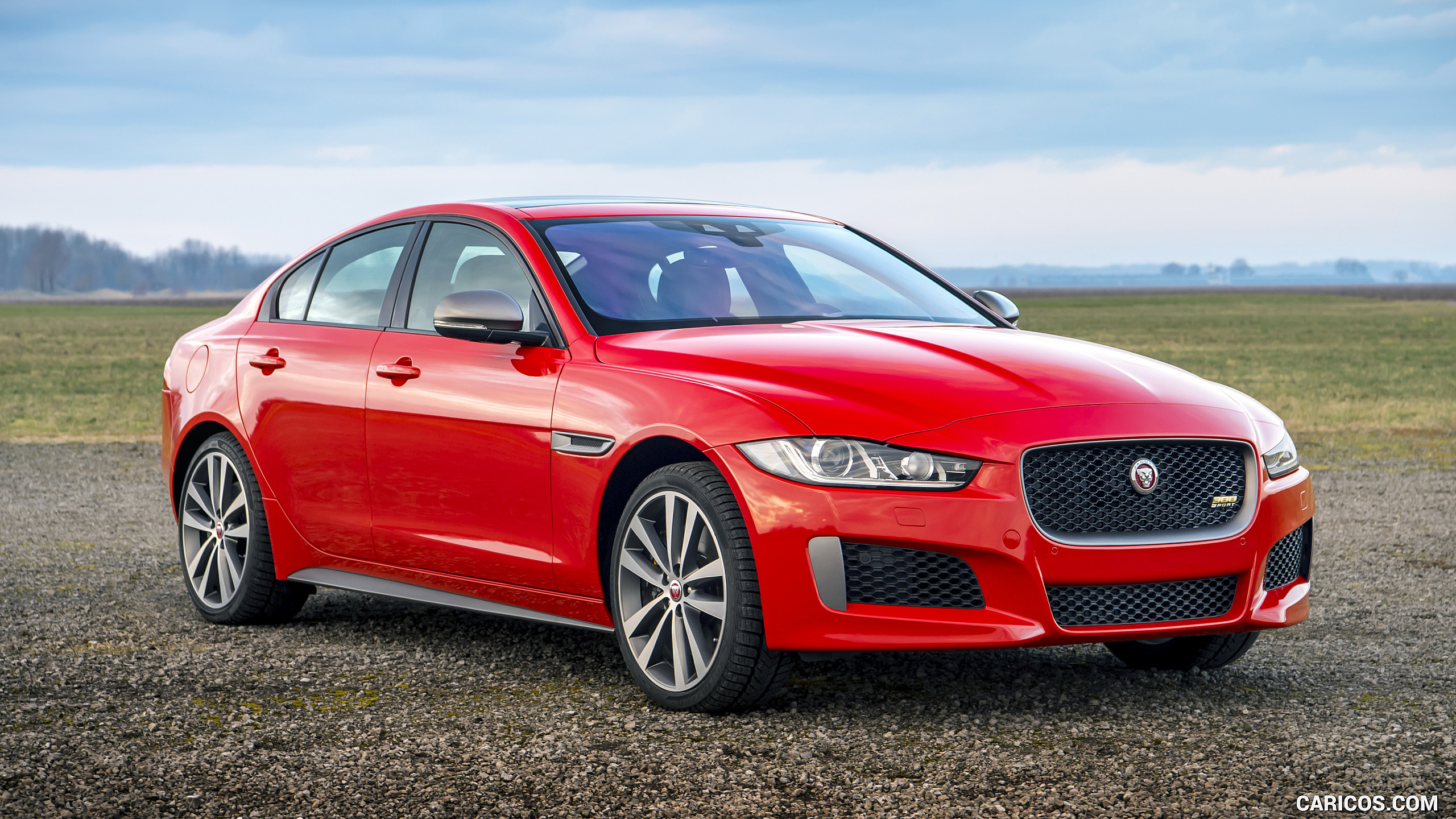 2560x1440 Jaguar XE 300 SPORT Three Quarter. HD Wallpaper, Desktop