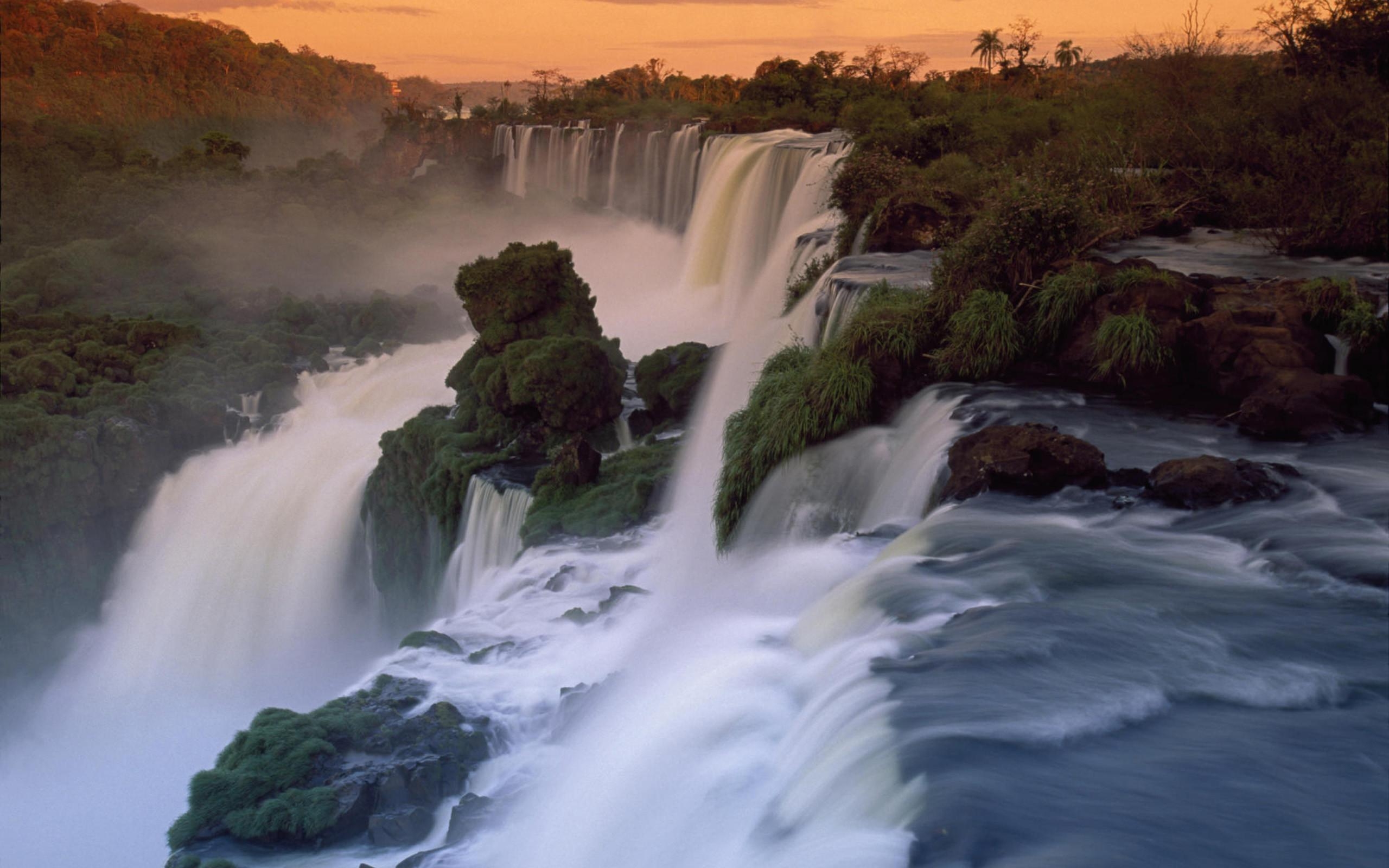 2560x1600 Iguazu Falls Wallpaper, Desktop