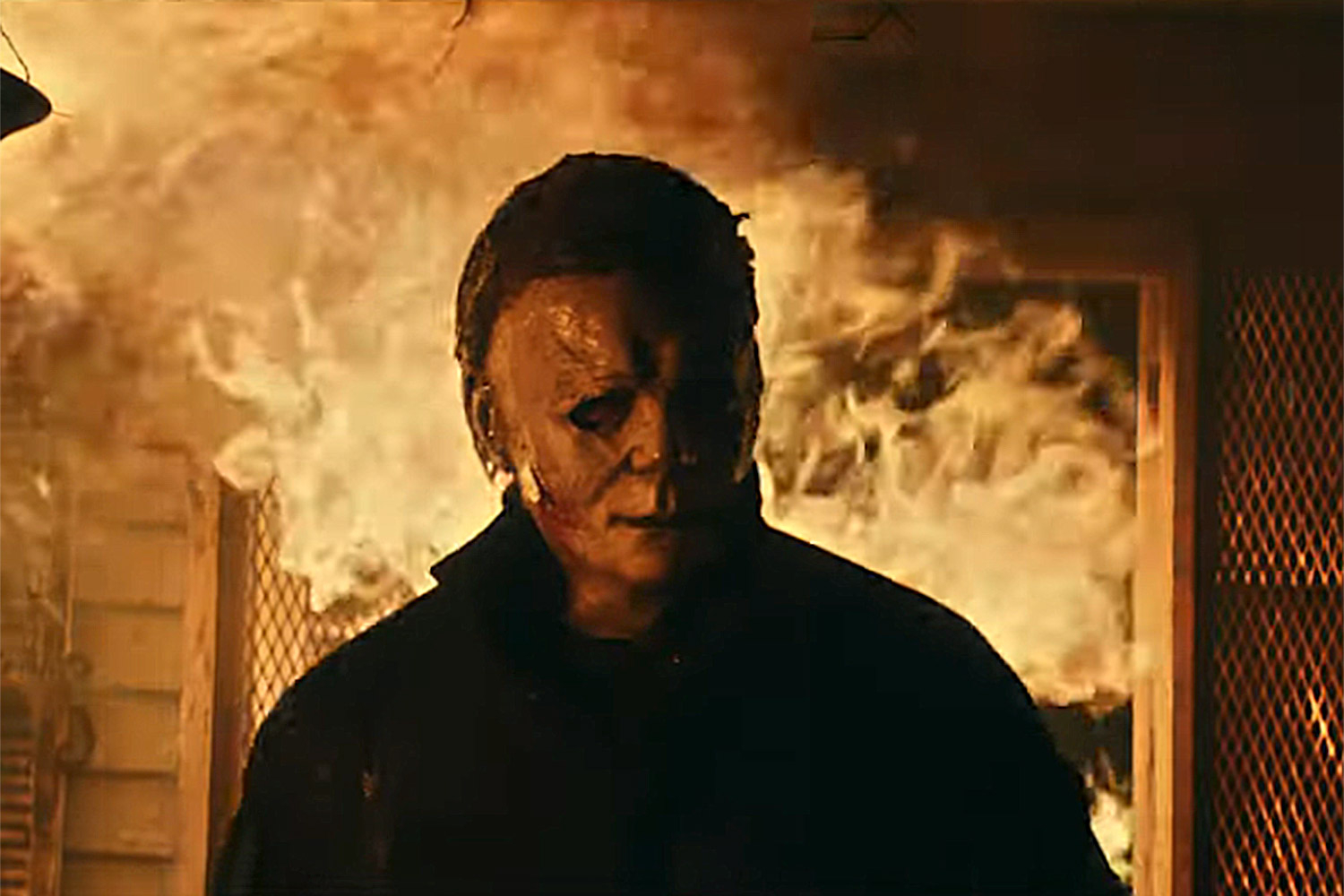 1500x1000 Jamie Lee Curtis strikes back at Michael Myers in Halloween Kills trailer, Desktop