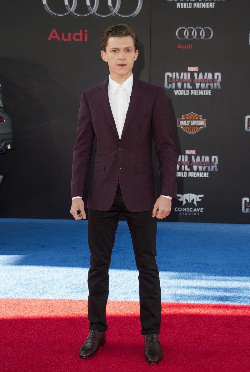 800x1190 Tom Holland Has Signed On To Play Spider Man Forever, Phone