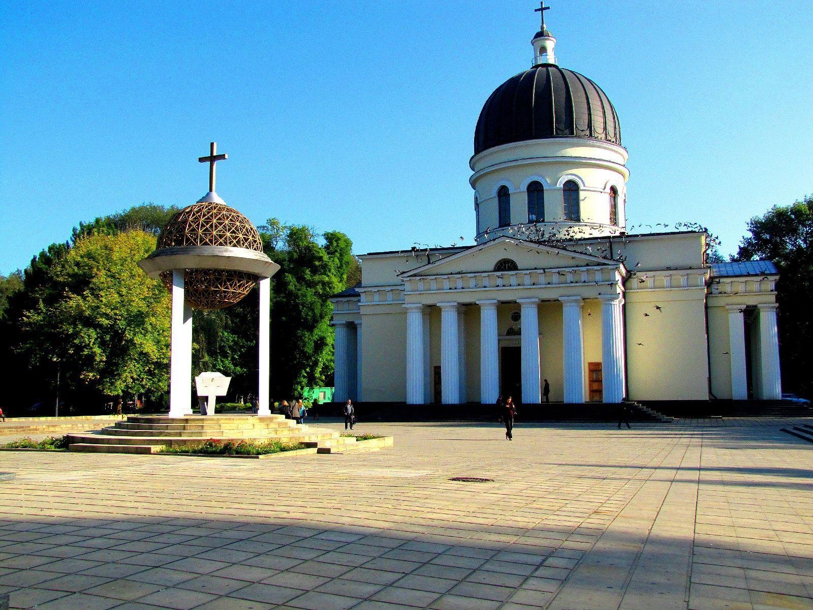 1600x1200 Buildings & City: Chisinau, desktop wallpaper nr. 59270, Desktop