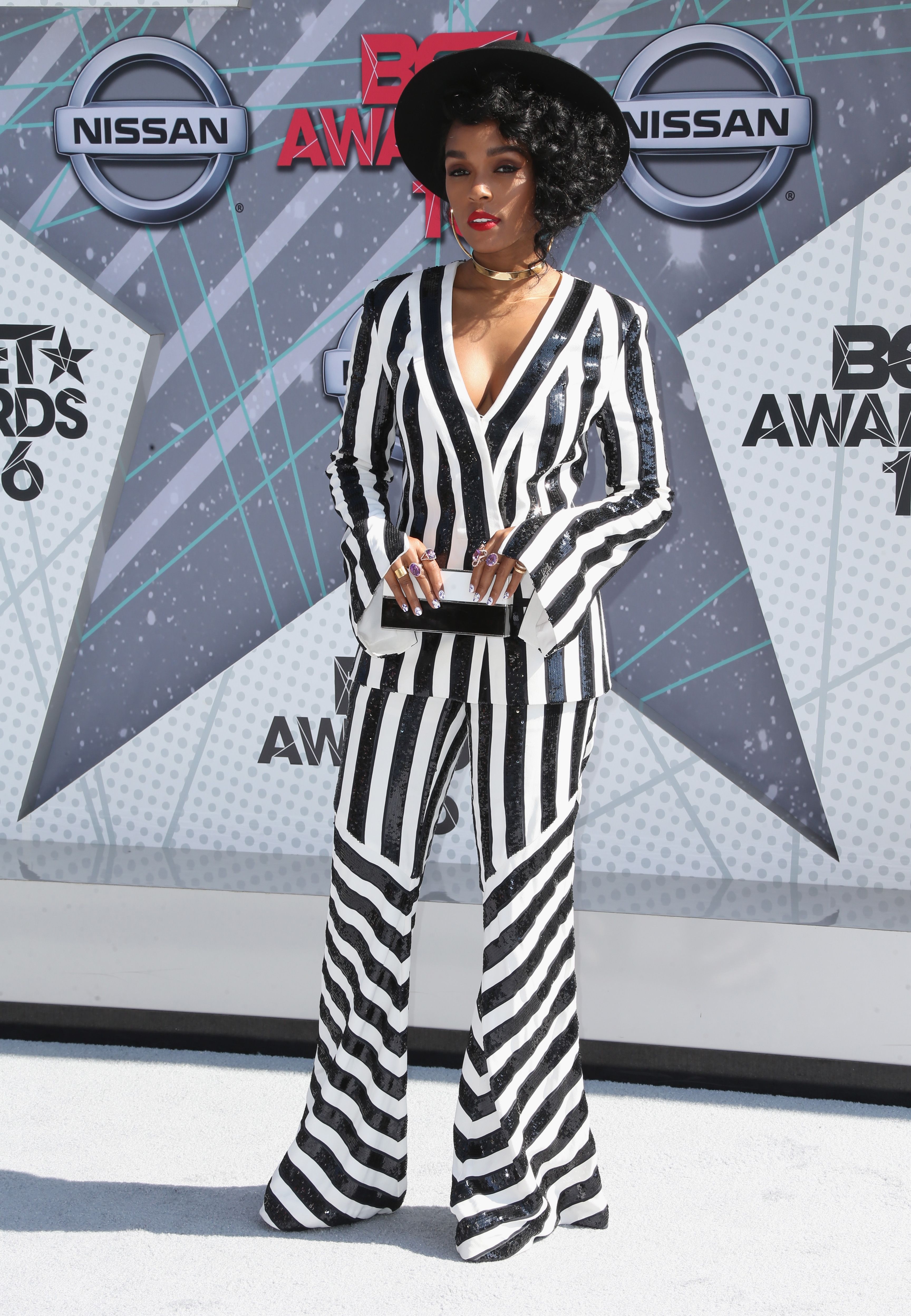 3460x5000 BET Awards 2016 Red Carpet: See Every Look!, Phone