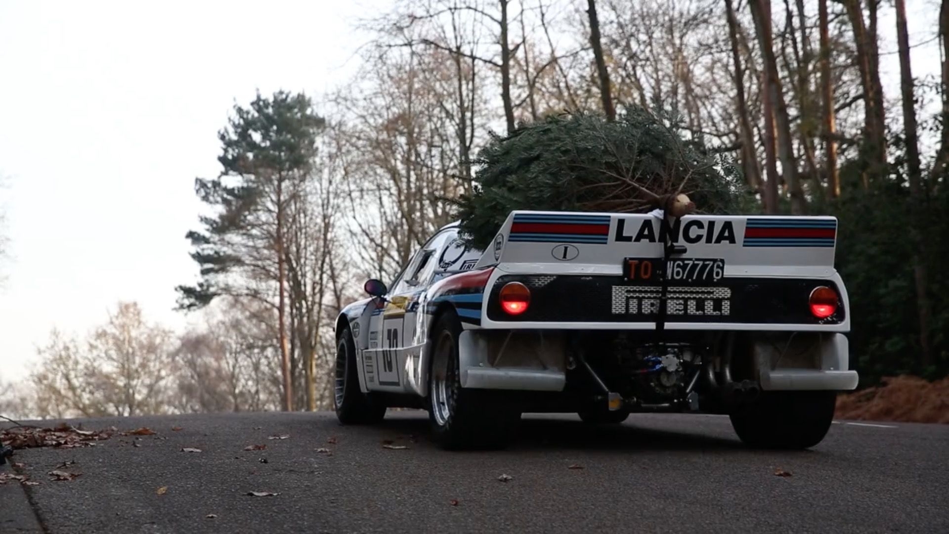 1920x1080 Christmas Trees, Beware: This Lancia 037 Martini Racing Is Out to Get You, Desktop