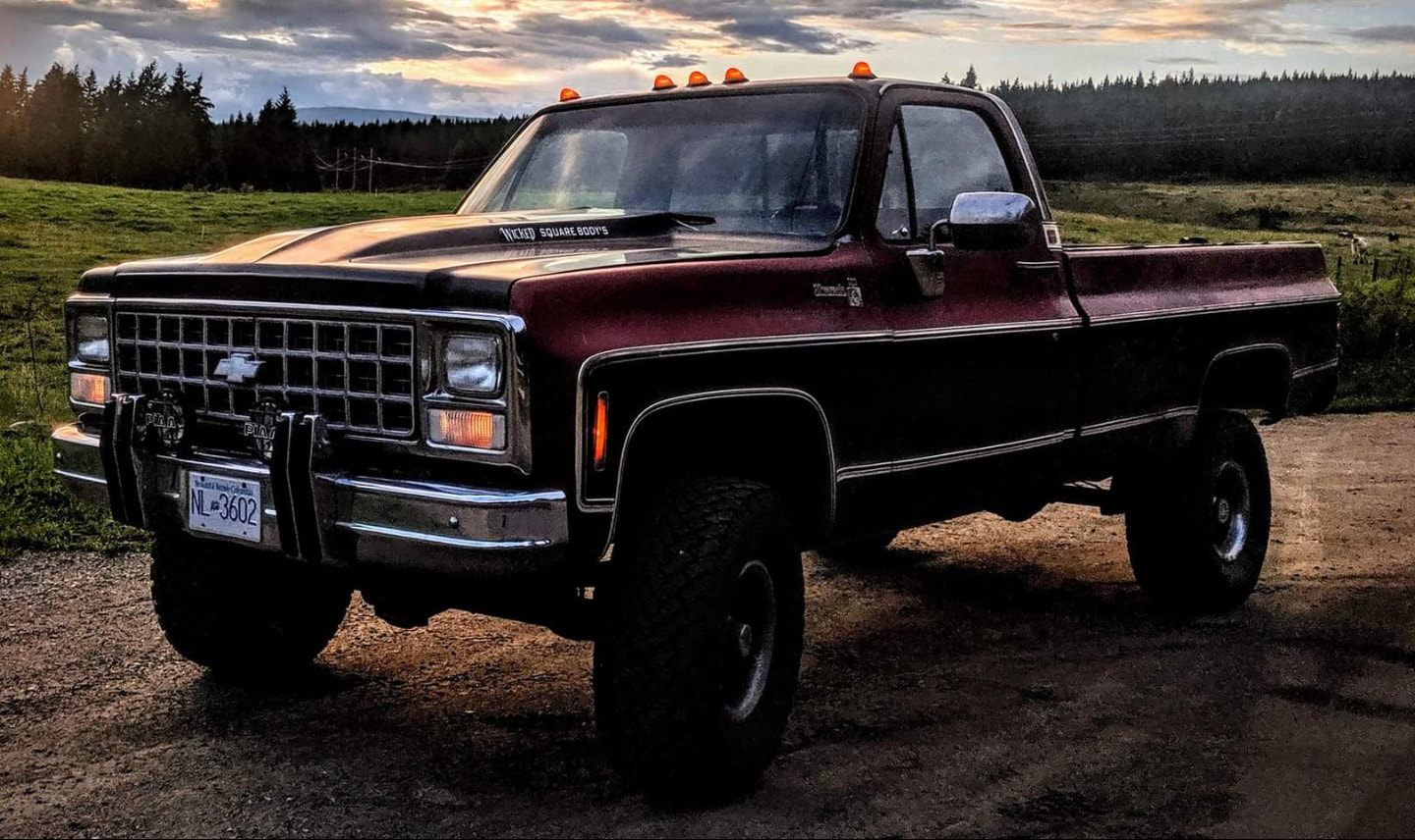 1440x860 Square Body Truck Wallpaper, Desktop