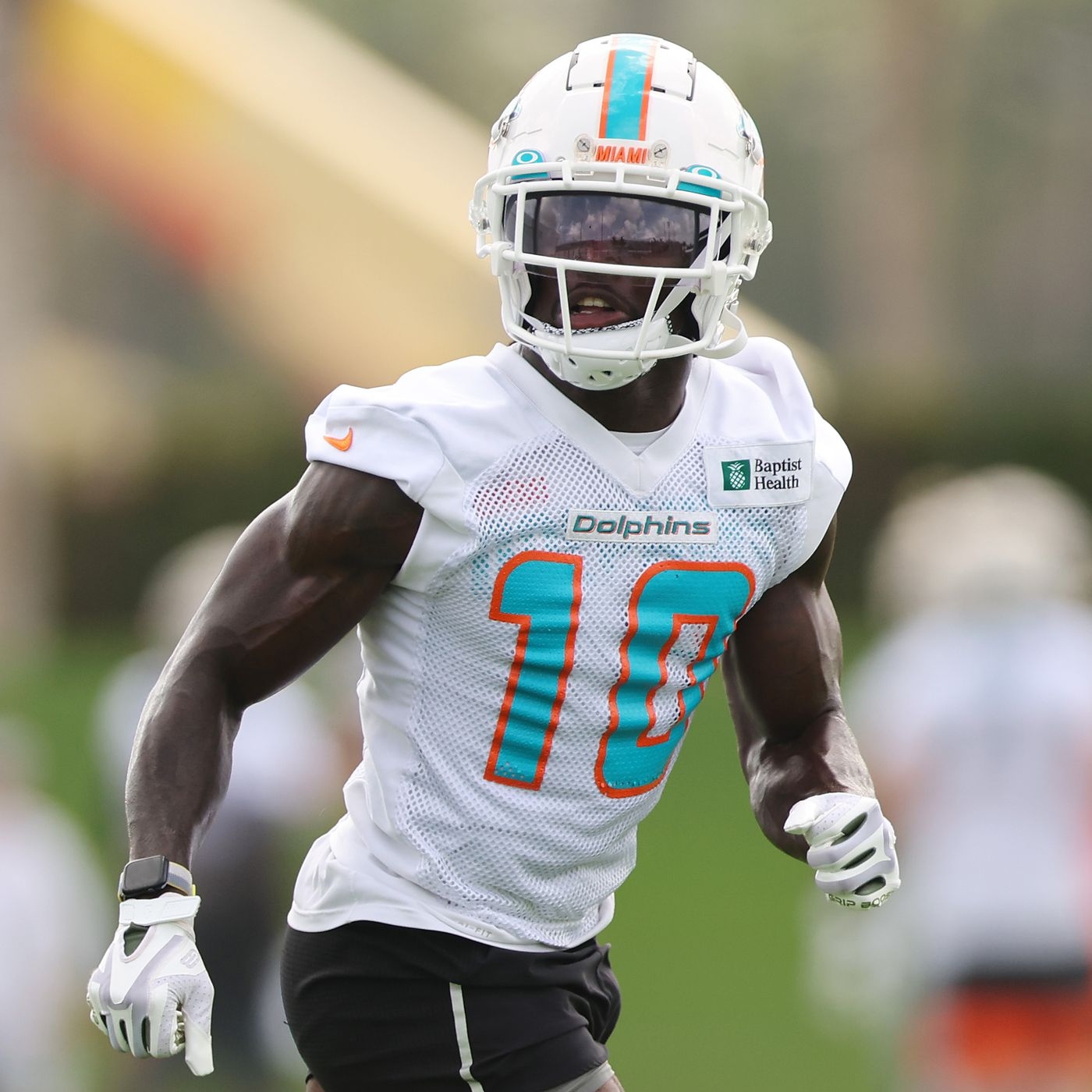 1400x1400 Miami Dolphins News 8 6 22: Tyreek Hill Continues To Impress, Phone