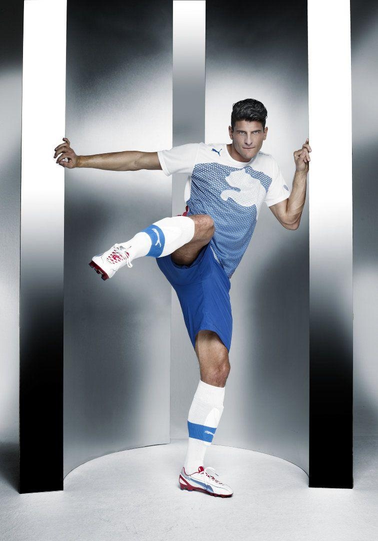 760x1080 All Soccer Playerz HD Wallpaper: Mario Gomez New HD Wallpaper 2012, Phone