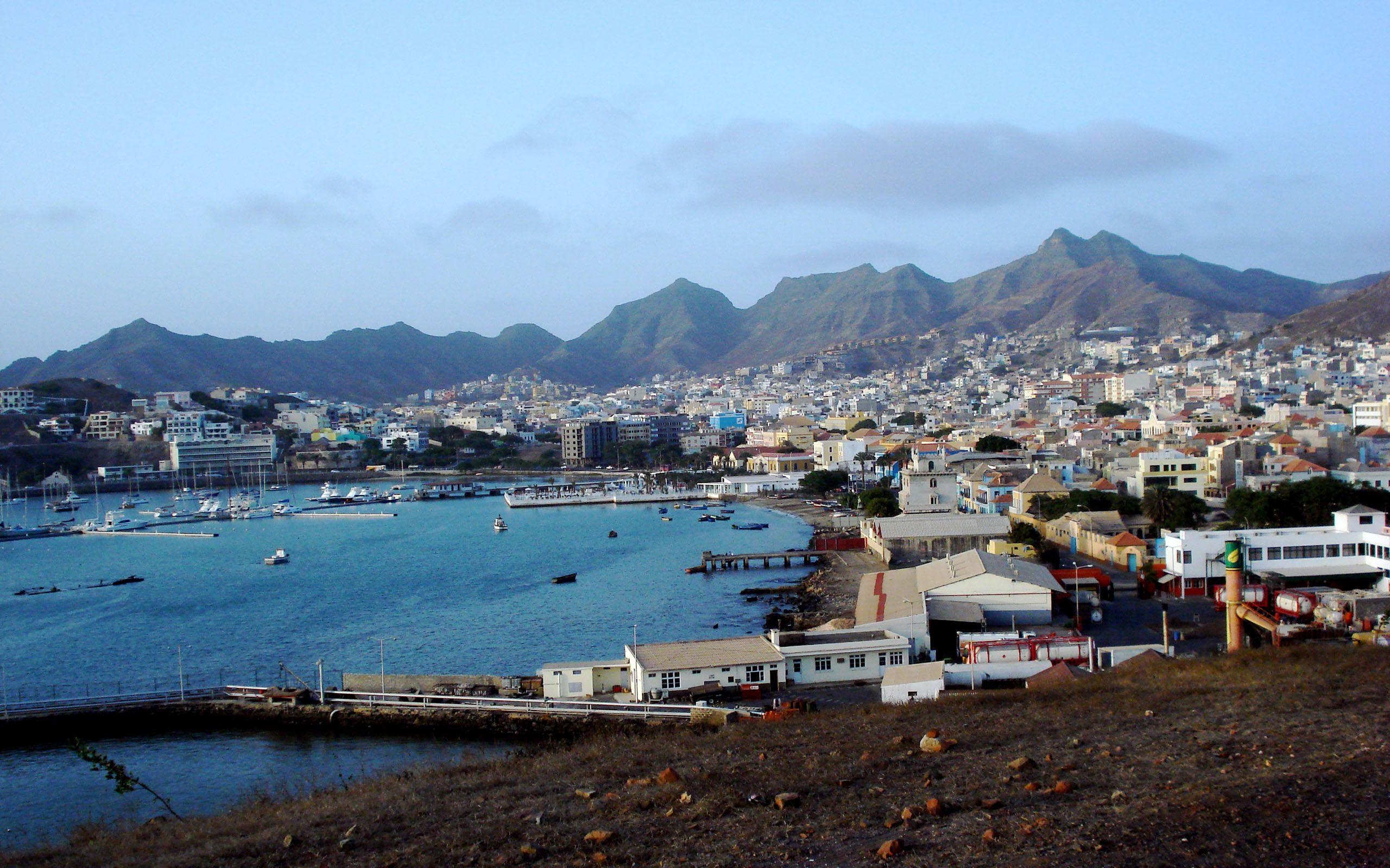 2560x1600 Port Cape Verde, Desktop