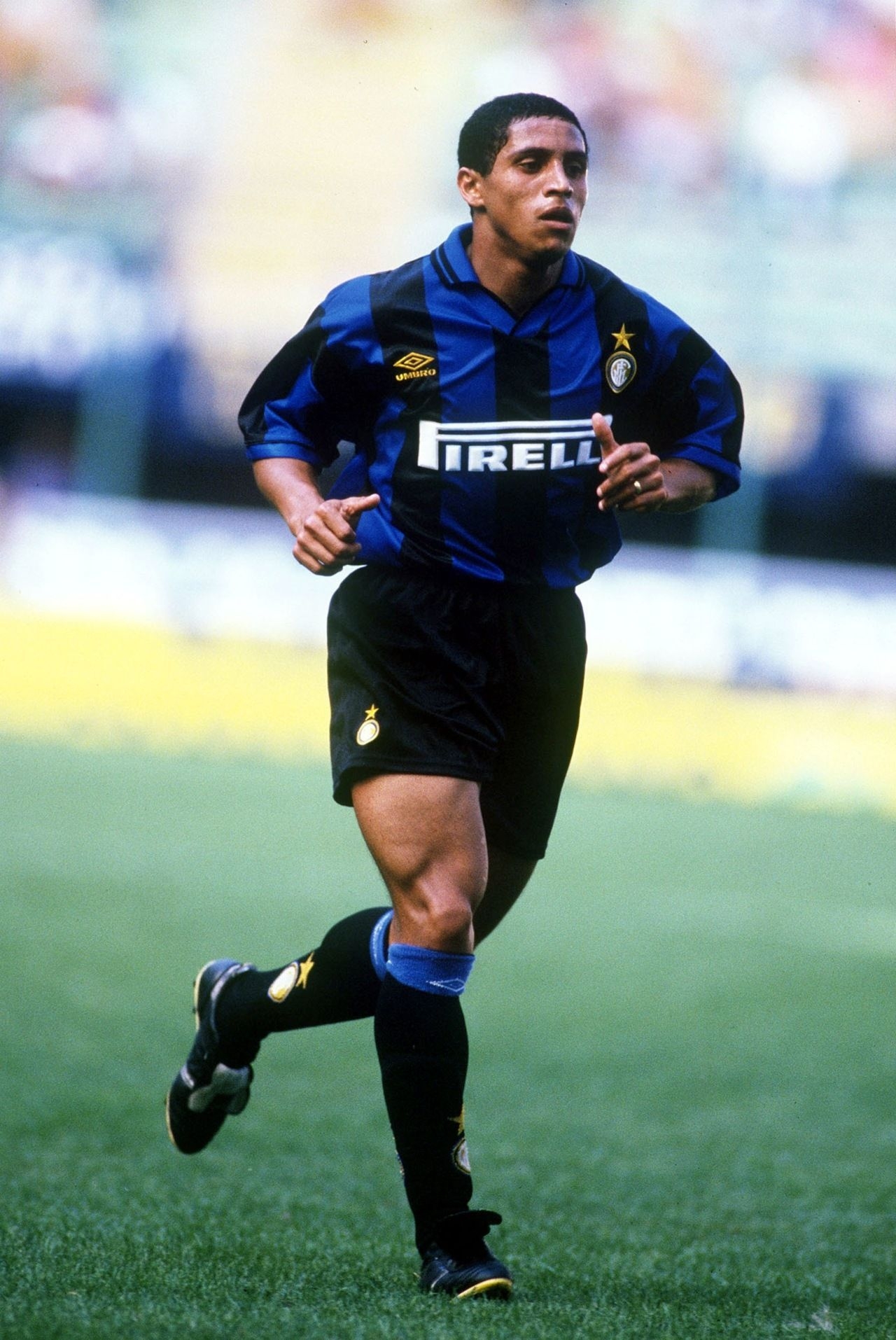 1280x1920 Roberto Carlos on Internazionale Milano Inter Milan. Carteles, Phone