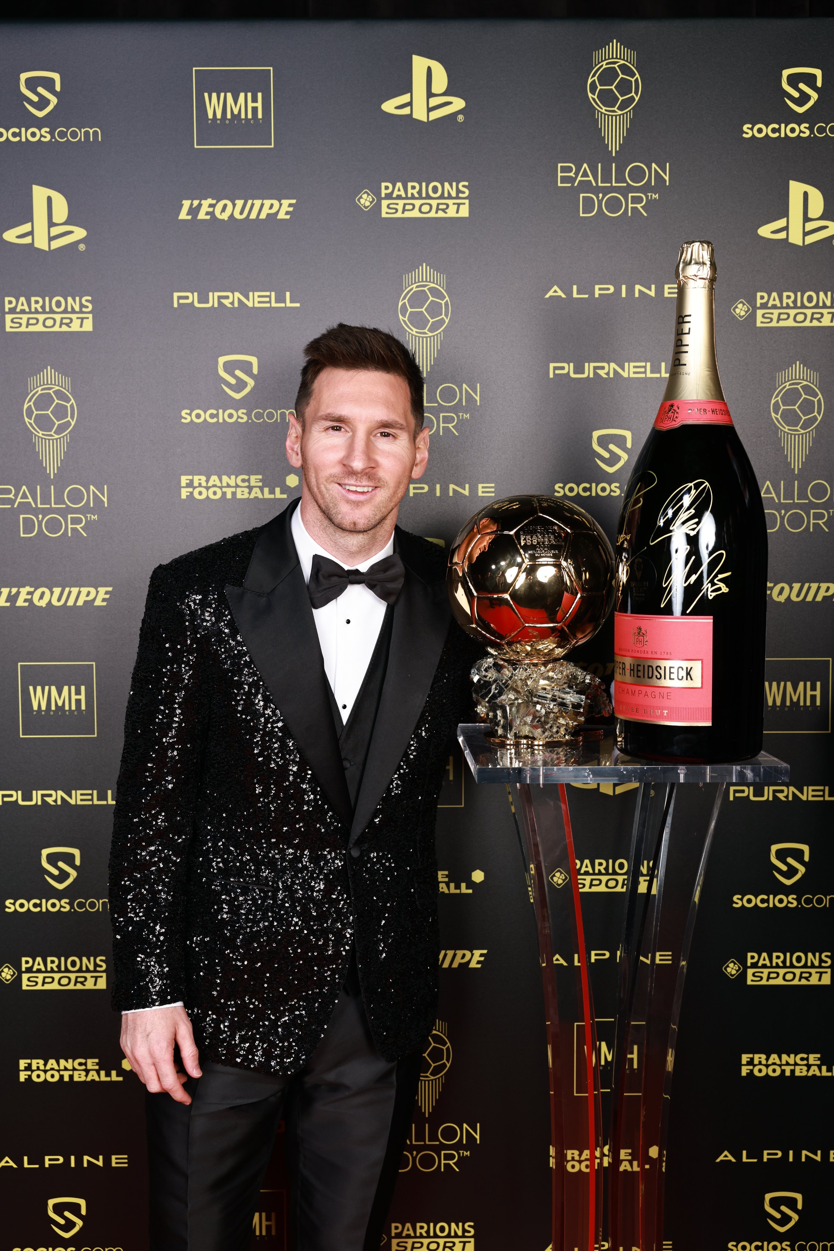 2740x4100 Leo Messi 2021 Ballon d'Or wallpaper, Phone