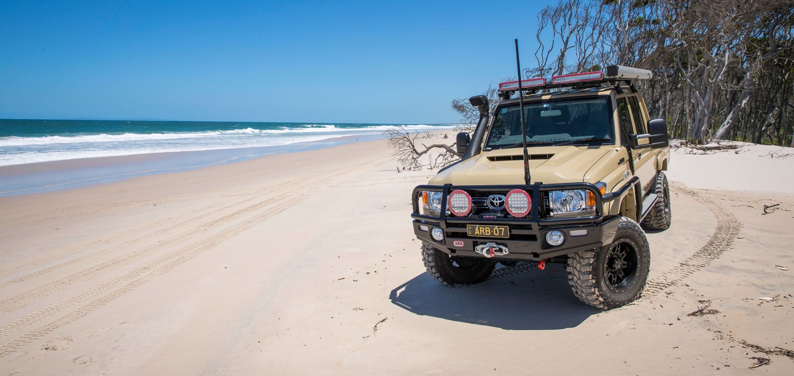 2560x1220 Toyota Landcruiser 70 SERIES (2007). ARB 4x4 Accessories, Dual Screen