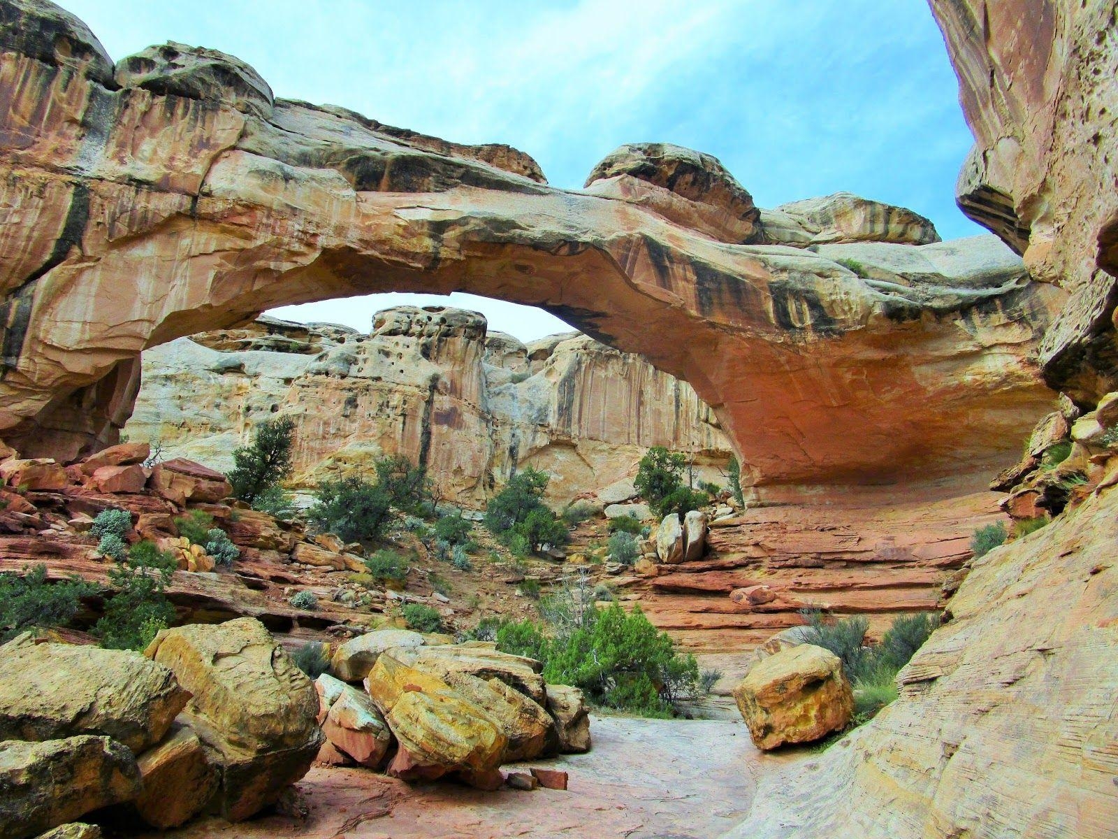 1600x1200 Capitol Reef National Park, UT Robby Around The World, Desktop