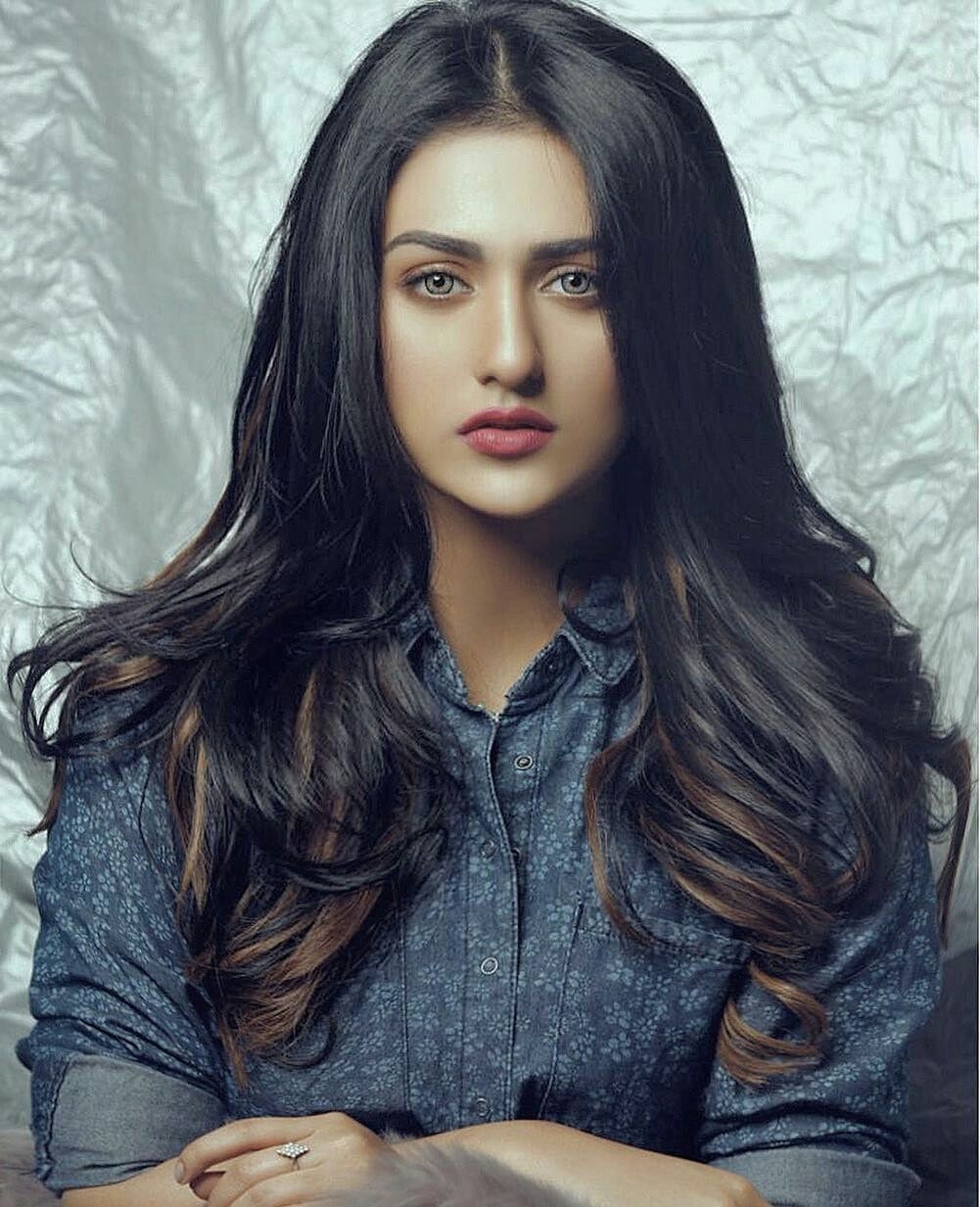 1010x1240 Sarah Khan. Beautiful indian actress, Pakistani actress, Beautiful actresses, Phone