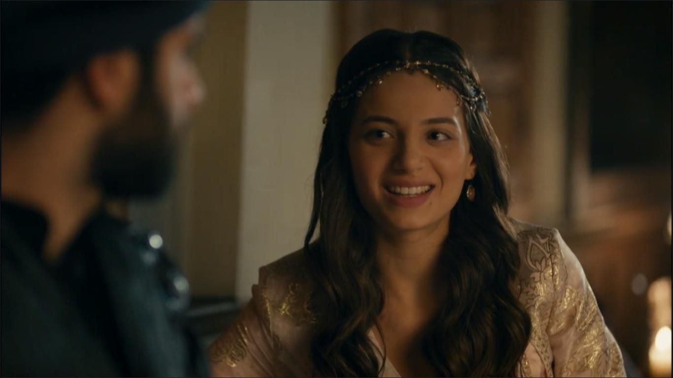 1370x770 Leyla Tanlar in Fatih (2018). Leyla tanlar, Actresses, Sultana, Desktop