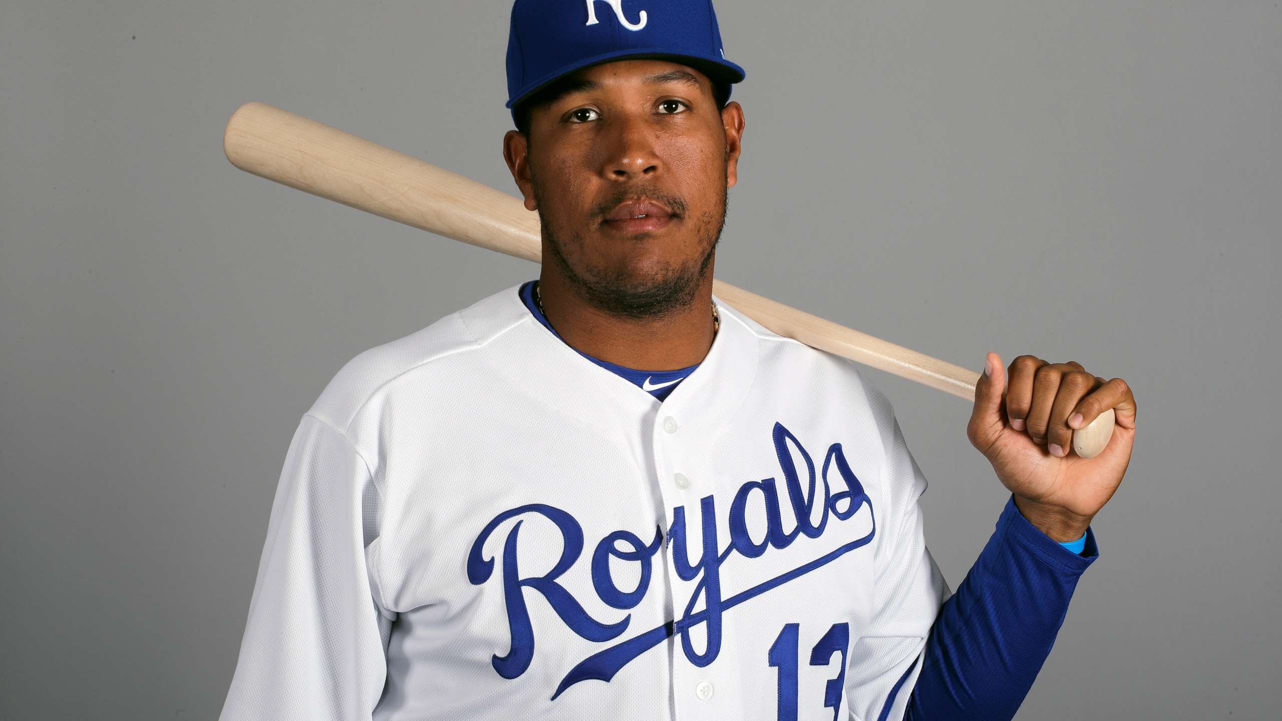 2560x1440 Royals star catcher Salvador Perez to become US citizen, Desktop