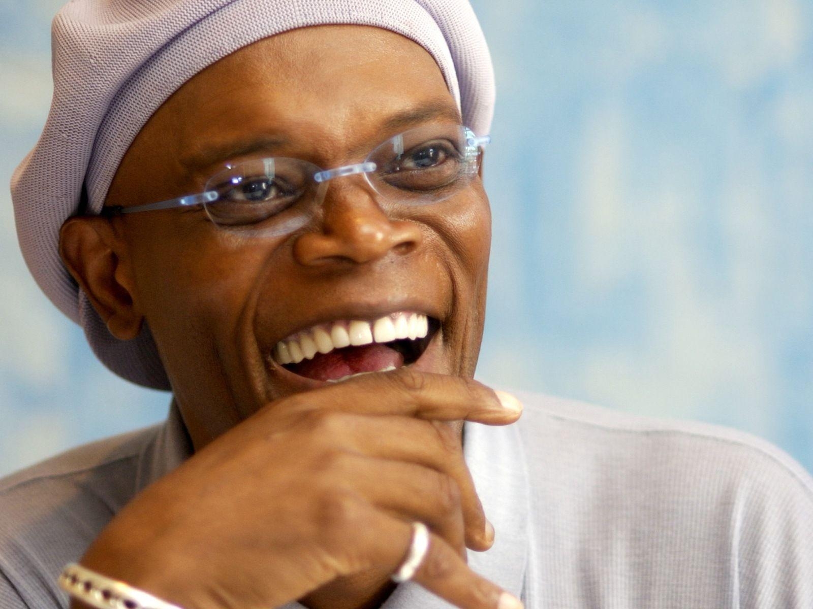 1600x1200 Wallpaper, Samuel L Jackson, glasses, smile, celebrity, face, Desktop