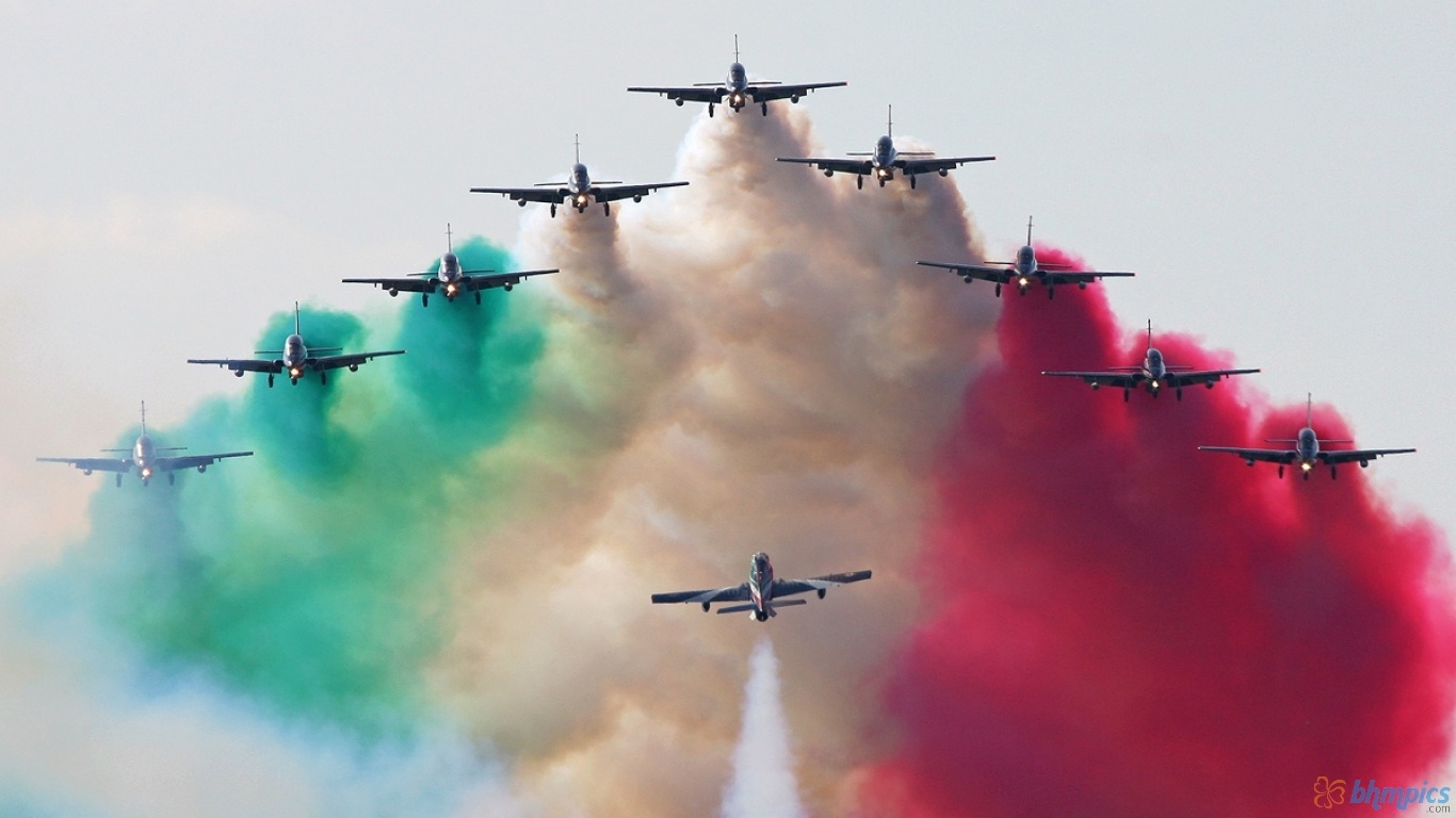 1370x770 Free Best Picture: Frecce Tricolori Wallpaper, Desktop