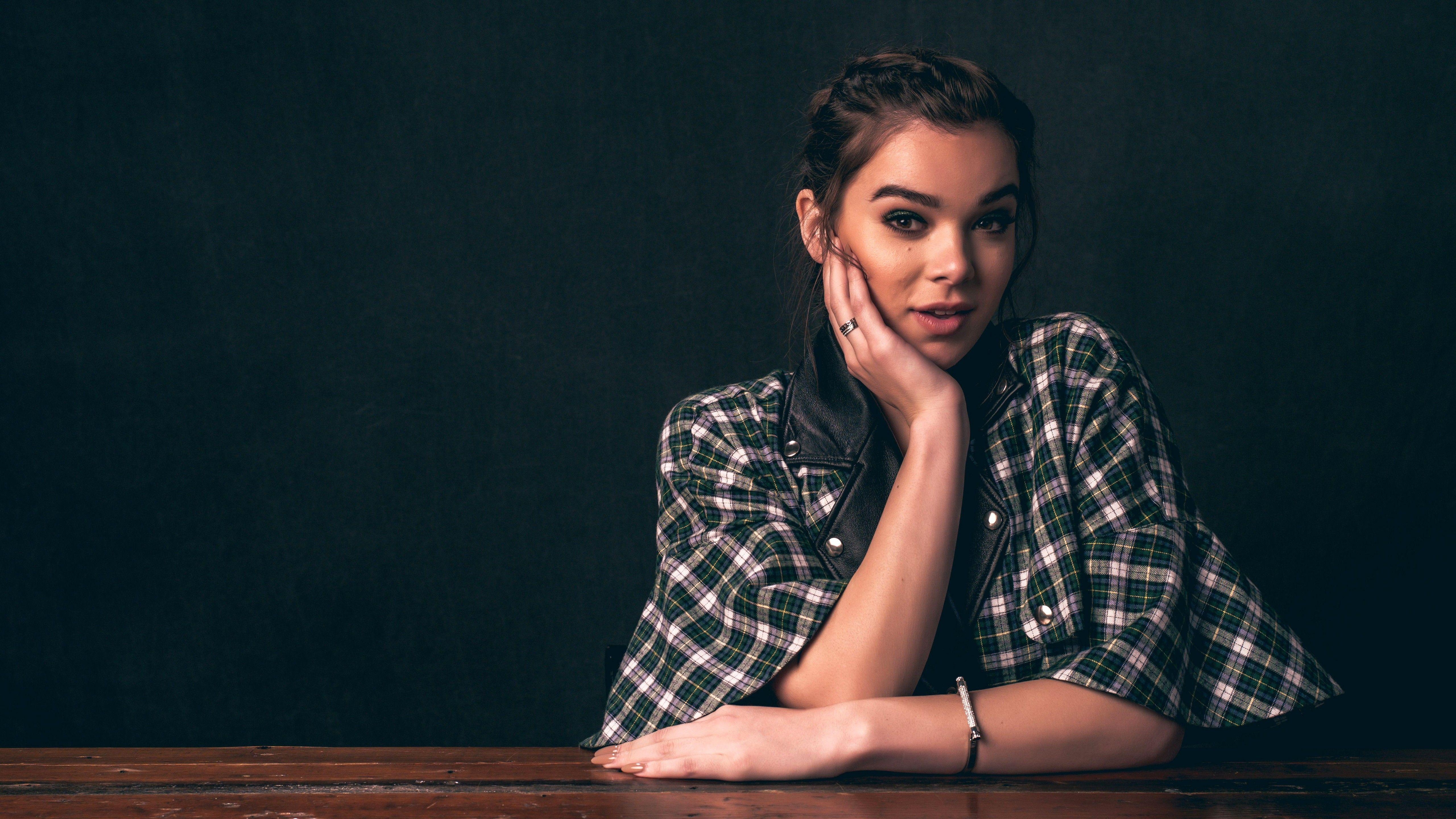 5120x2880 Hailee Steinfeld Wallpaper, Desktop