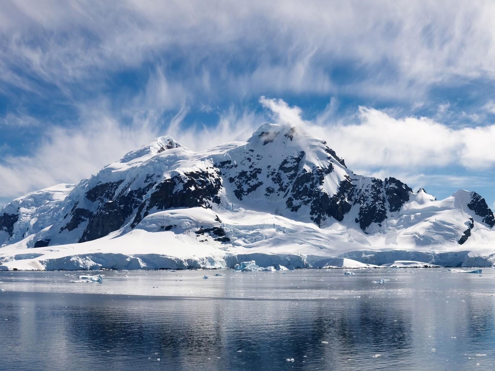 1600x1200 Ultima Thule: Paradise Bay, a stunning historic harbour in Antarctica, Desktop