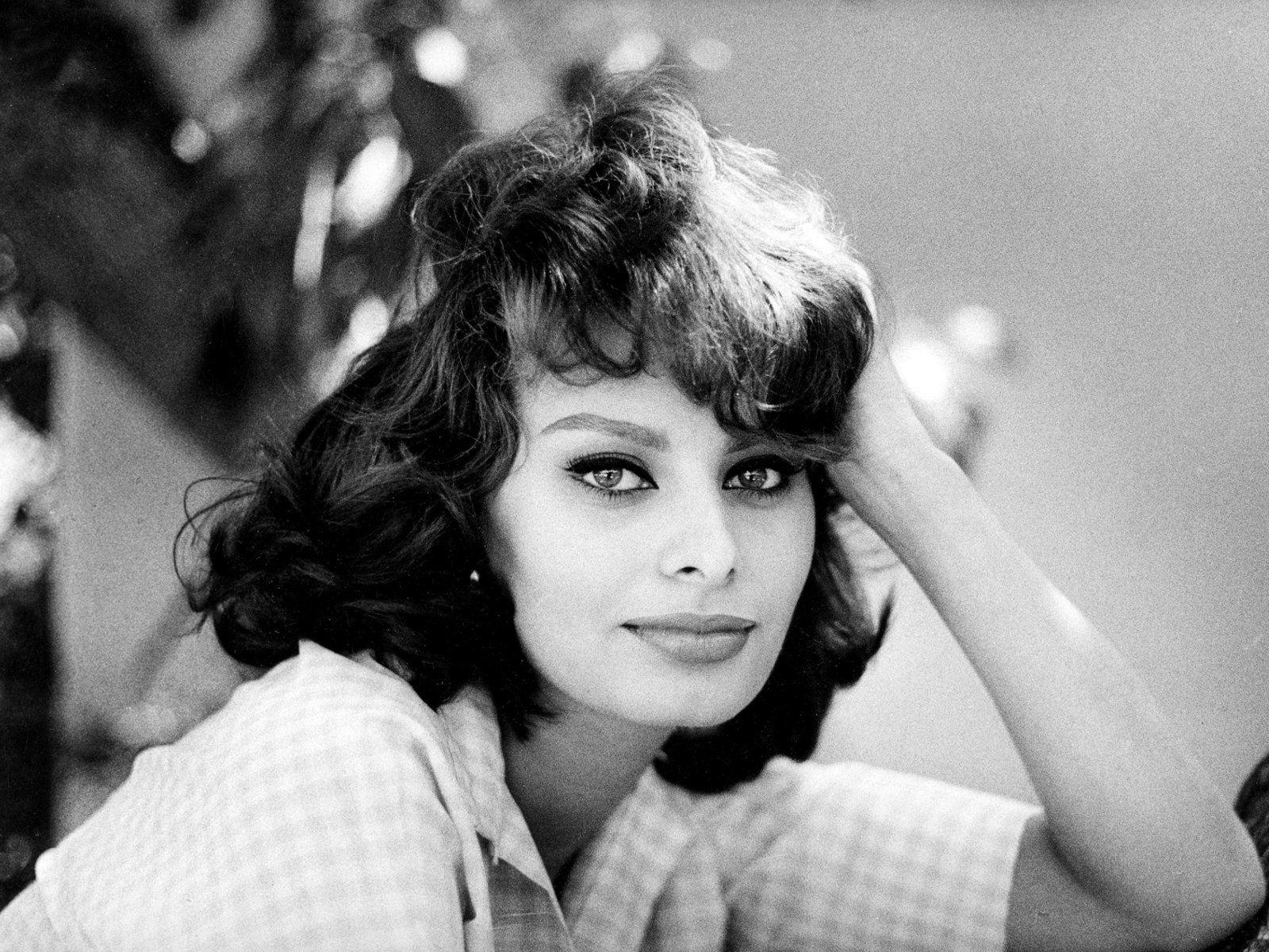 1600x1200 Sophia Loren. Full HD Widescreen wallpaper for desktop, Desktop