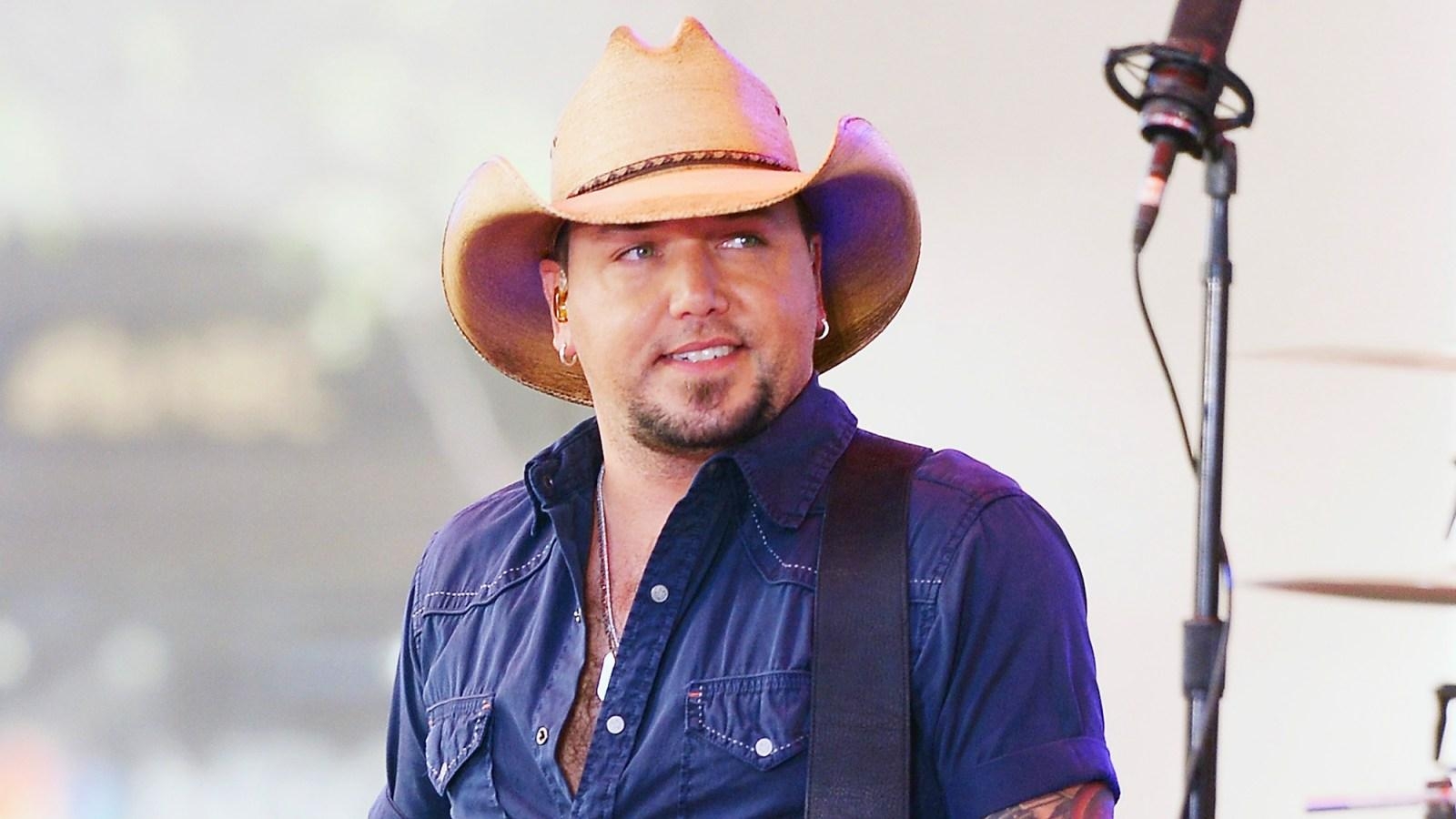 1600x900 Jason Aldean Builds New Tour Bus for Babies, Desktop