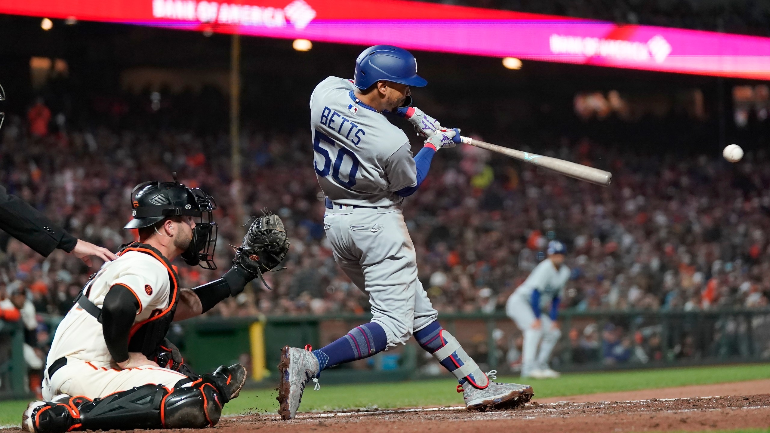 2560x1440 Dodgers ponder shortstop for Betts, Desktop