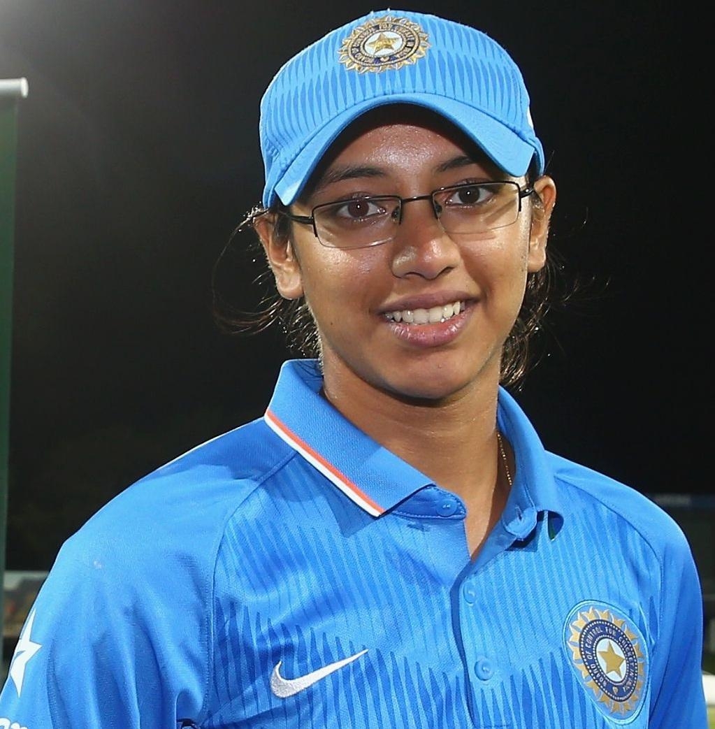 1030x1050 Smriti Mandhana, Phone